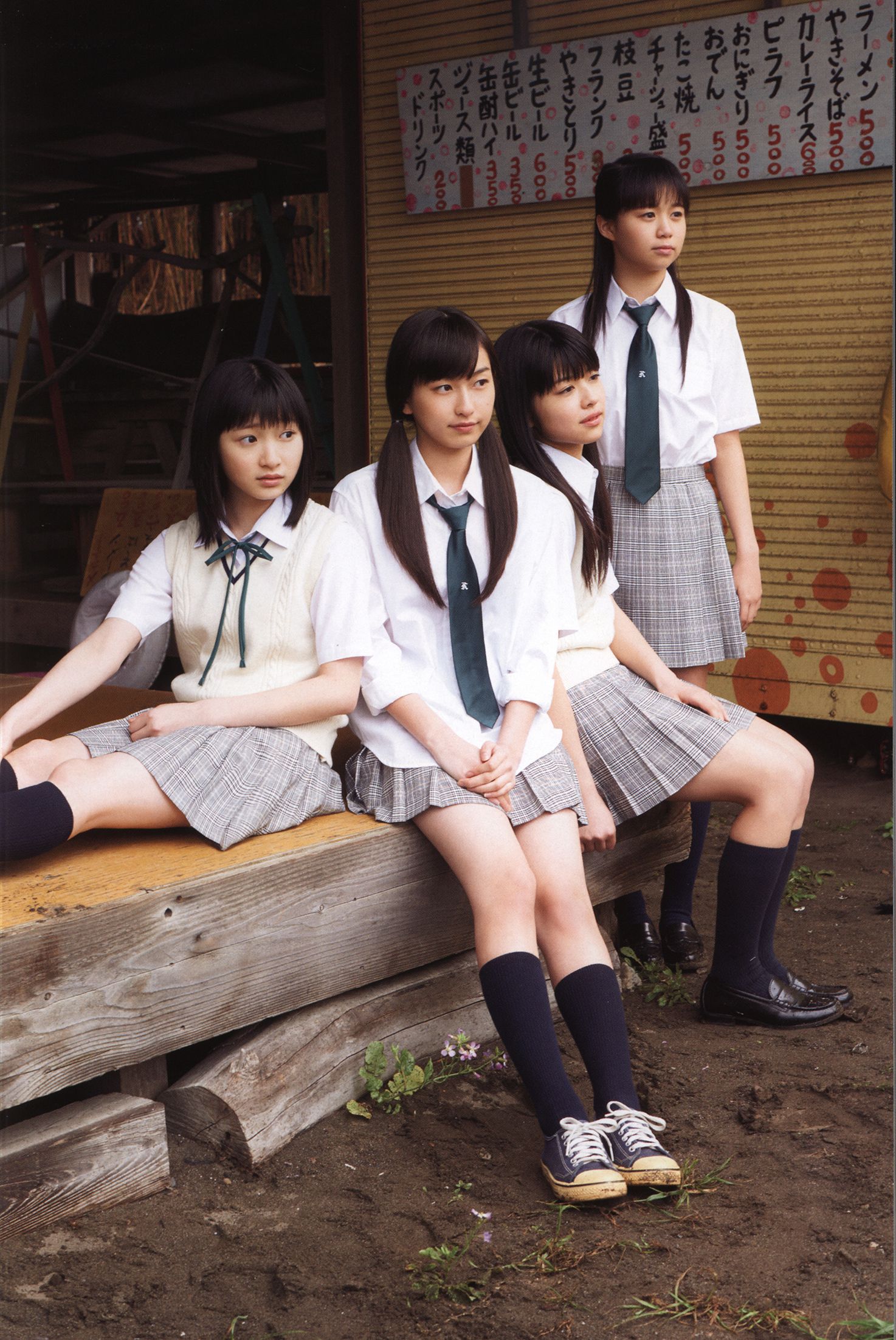 日本美少女组合Juice=Juice《OFFICIAL PHOTO BOOK》 第18张图