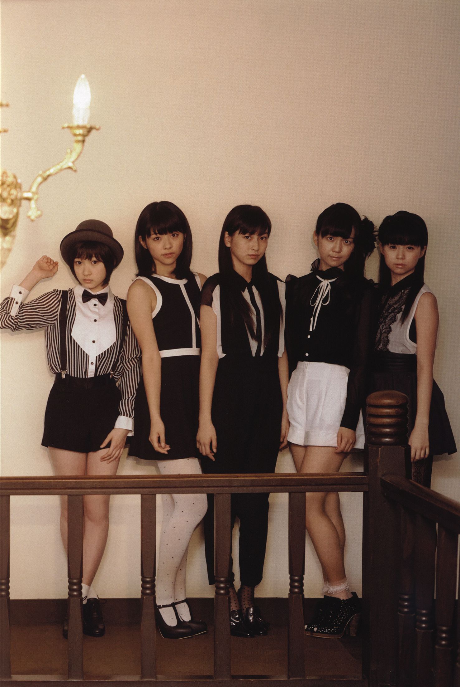 日本美少女组合Juice=Juice《OFFICIAL PHOTO BOOK》 第43张图