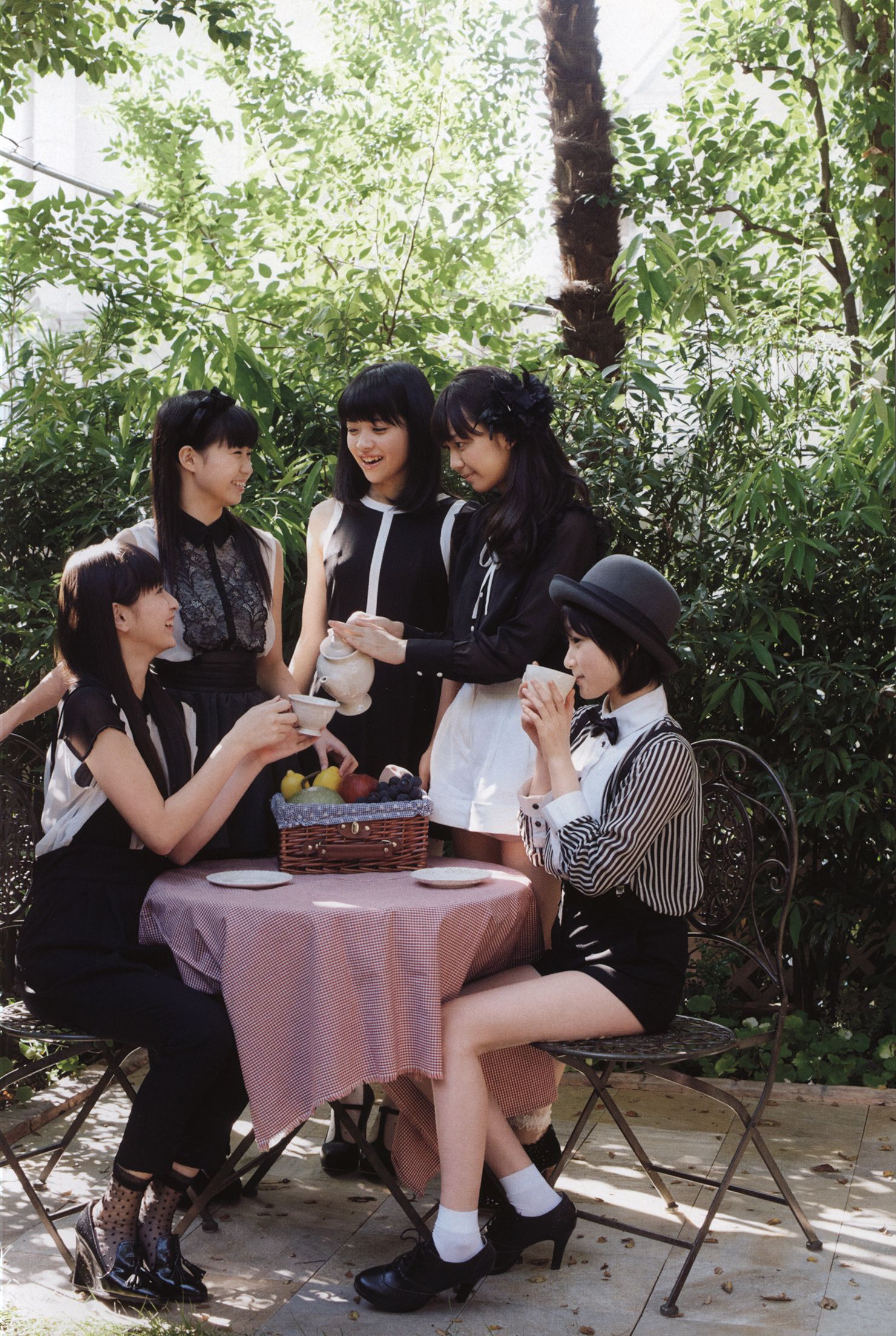 日本美少女组合Juice=Juice《OFFICIAL PHOTO BOOK》 第47张图