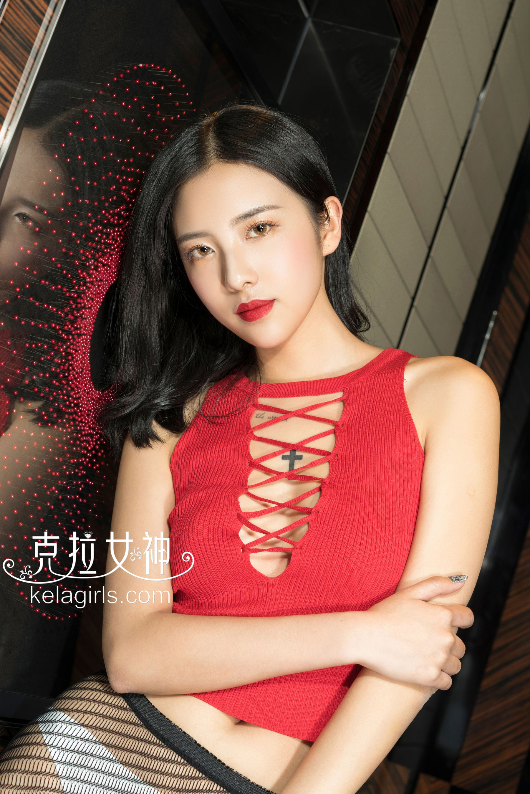 凌雪《缠丝绕网》 [克拉女神] 第2张图