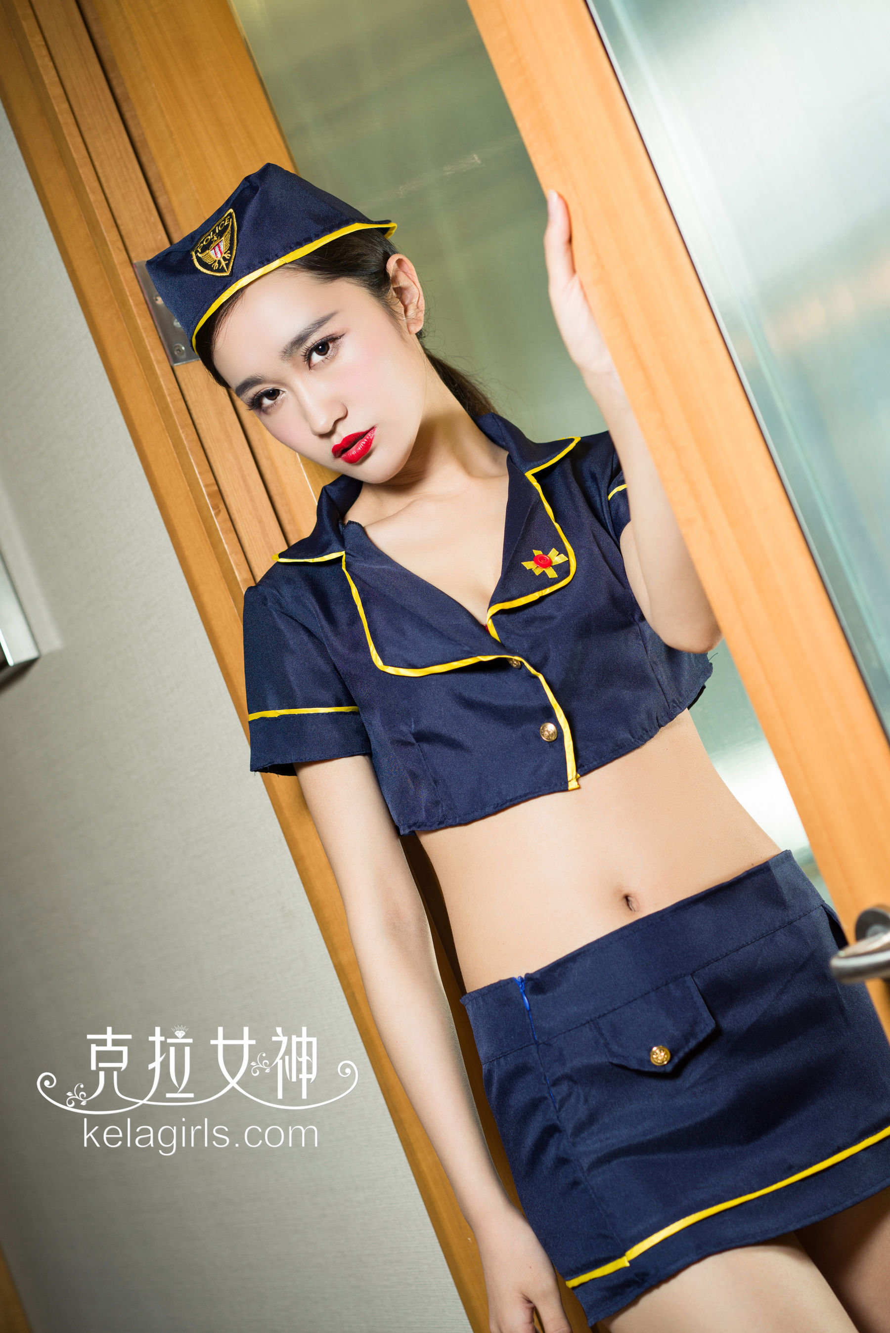 彤萱《空中监狱》 [克拉女神] 第1张图