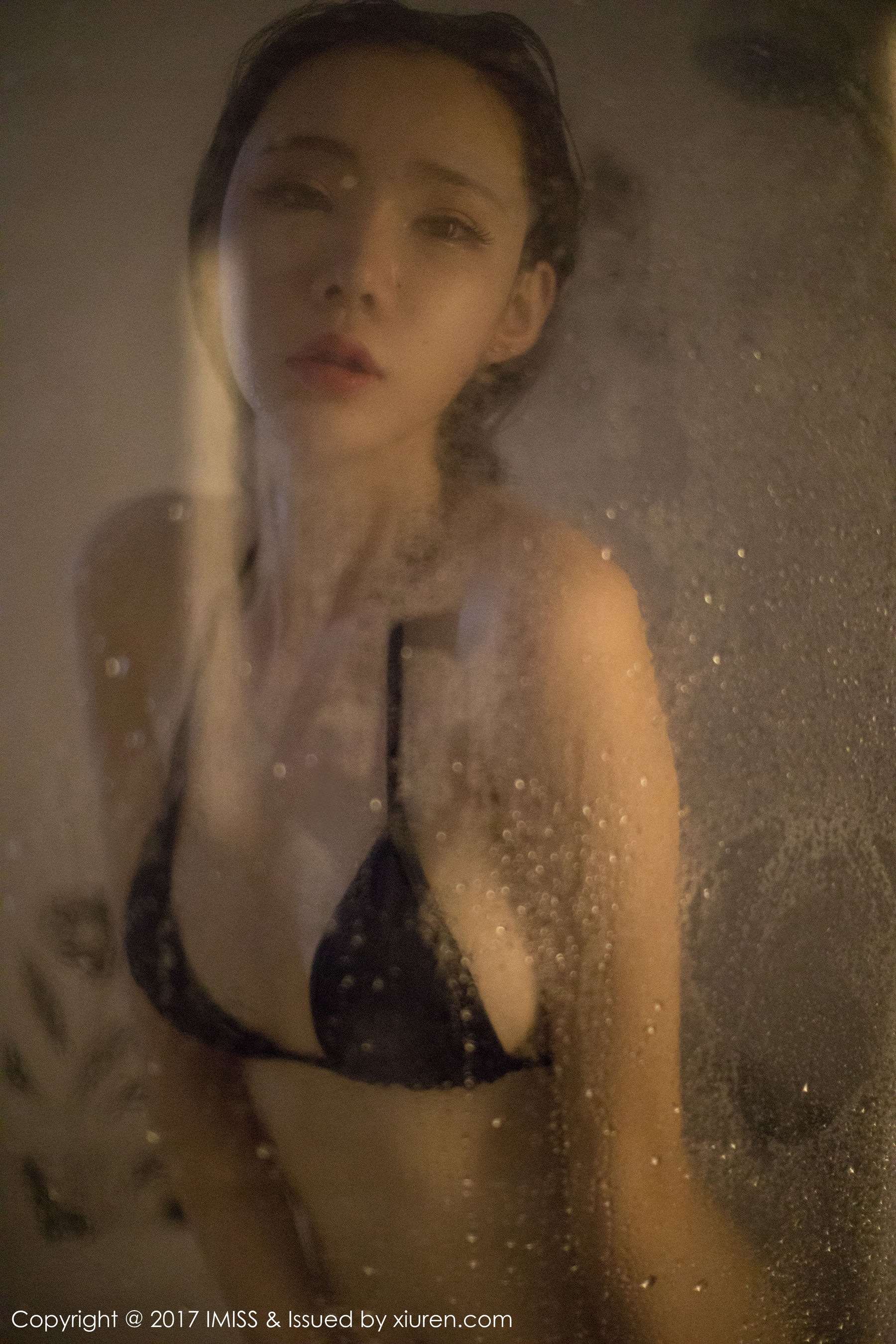 萌琪琪Irene《泳池湿身》 [爱蜜社IMiss] VOL.205 第46张图