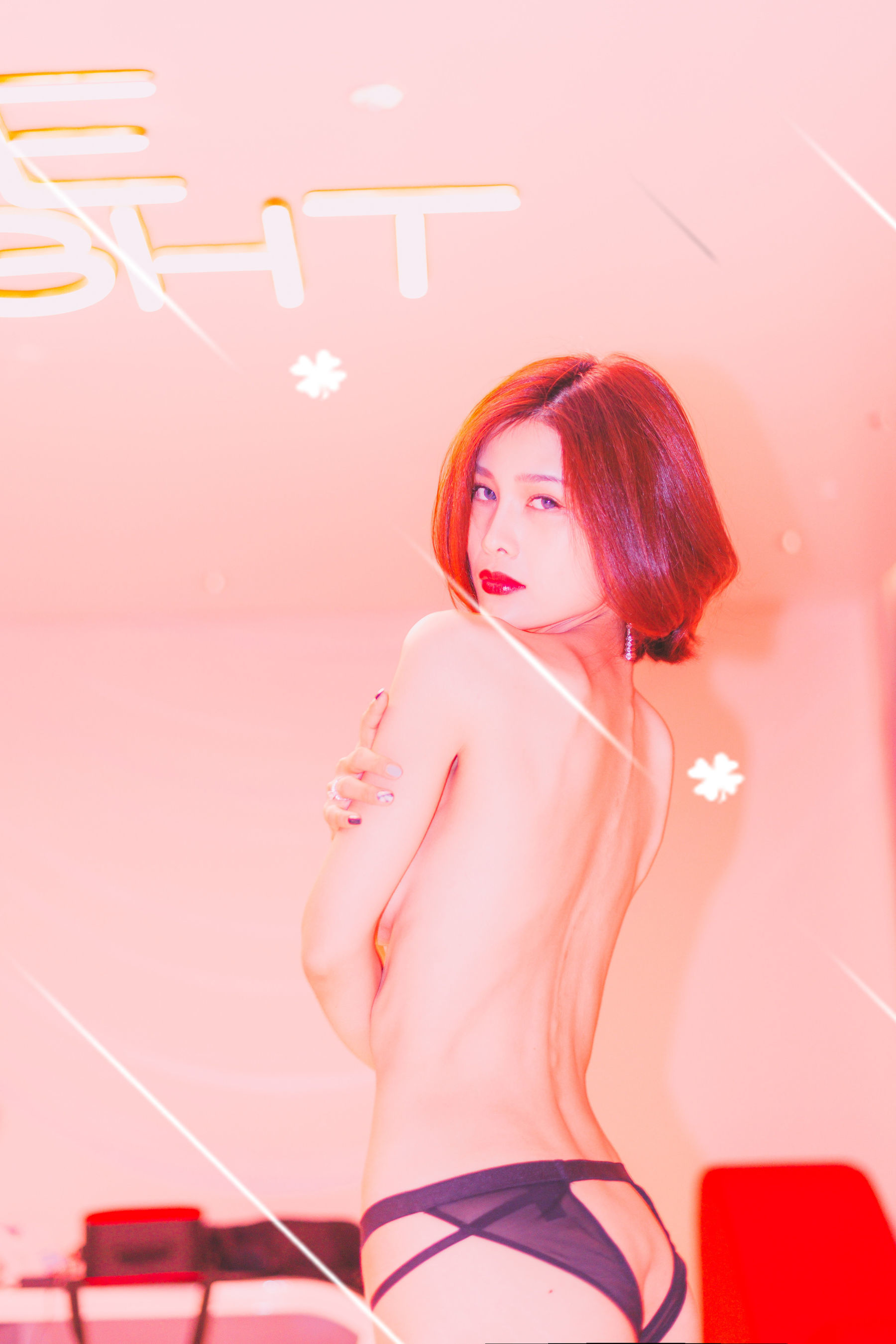 闫盼盼 《灵与欲》 第21张图