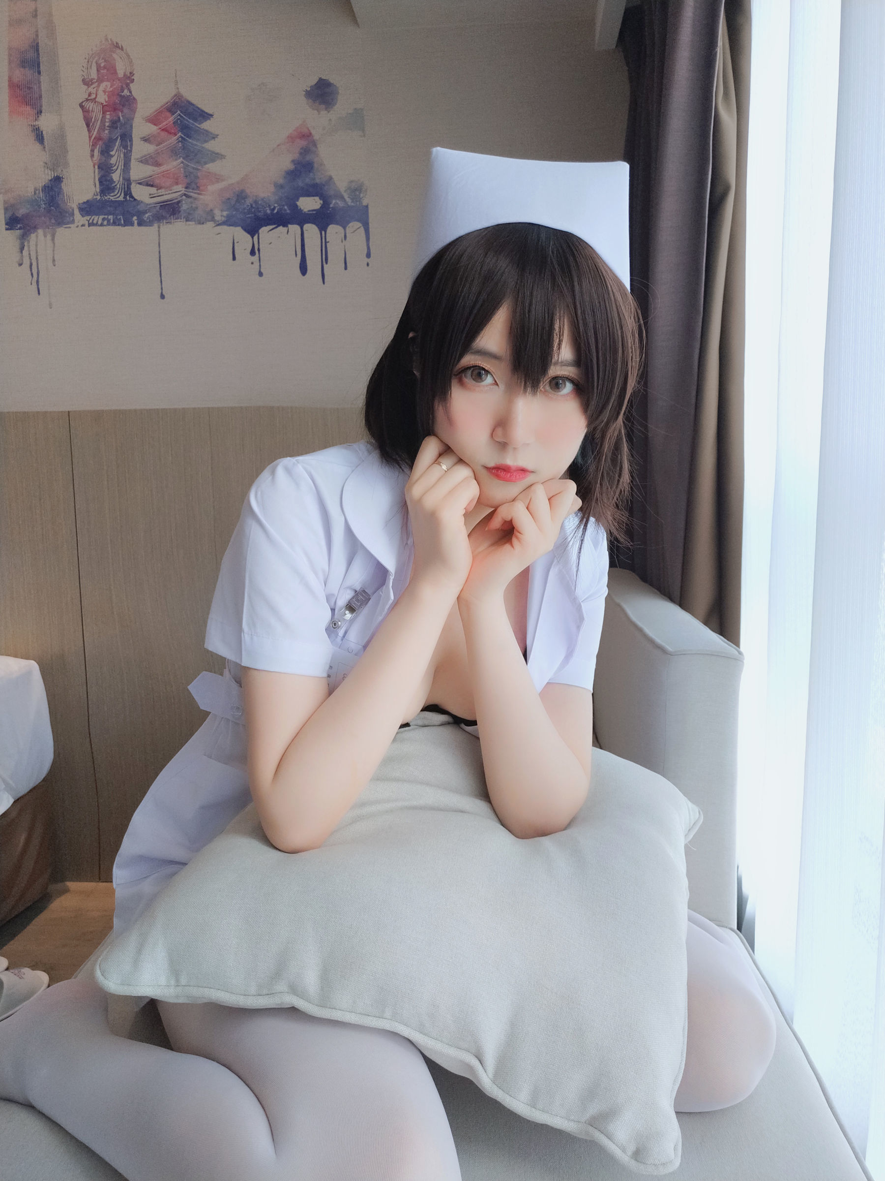 [萝莉COS] 白银 - 短发小护士 第17张图