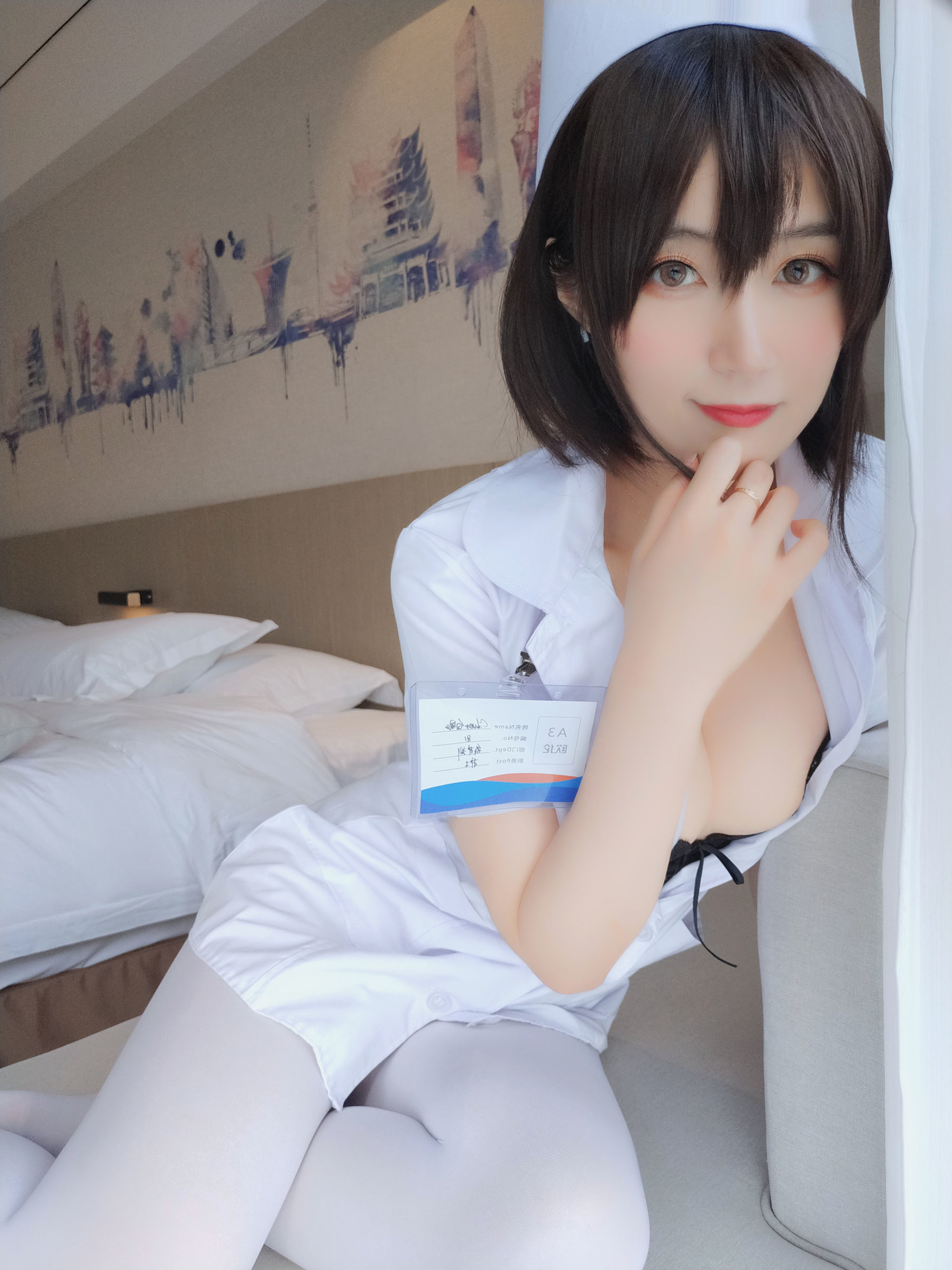 [萝莉COS] 白银 - 短发小护士 第8张图