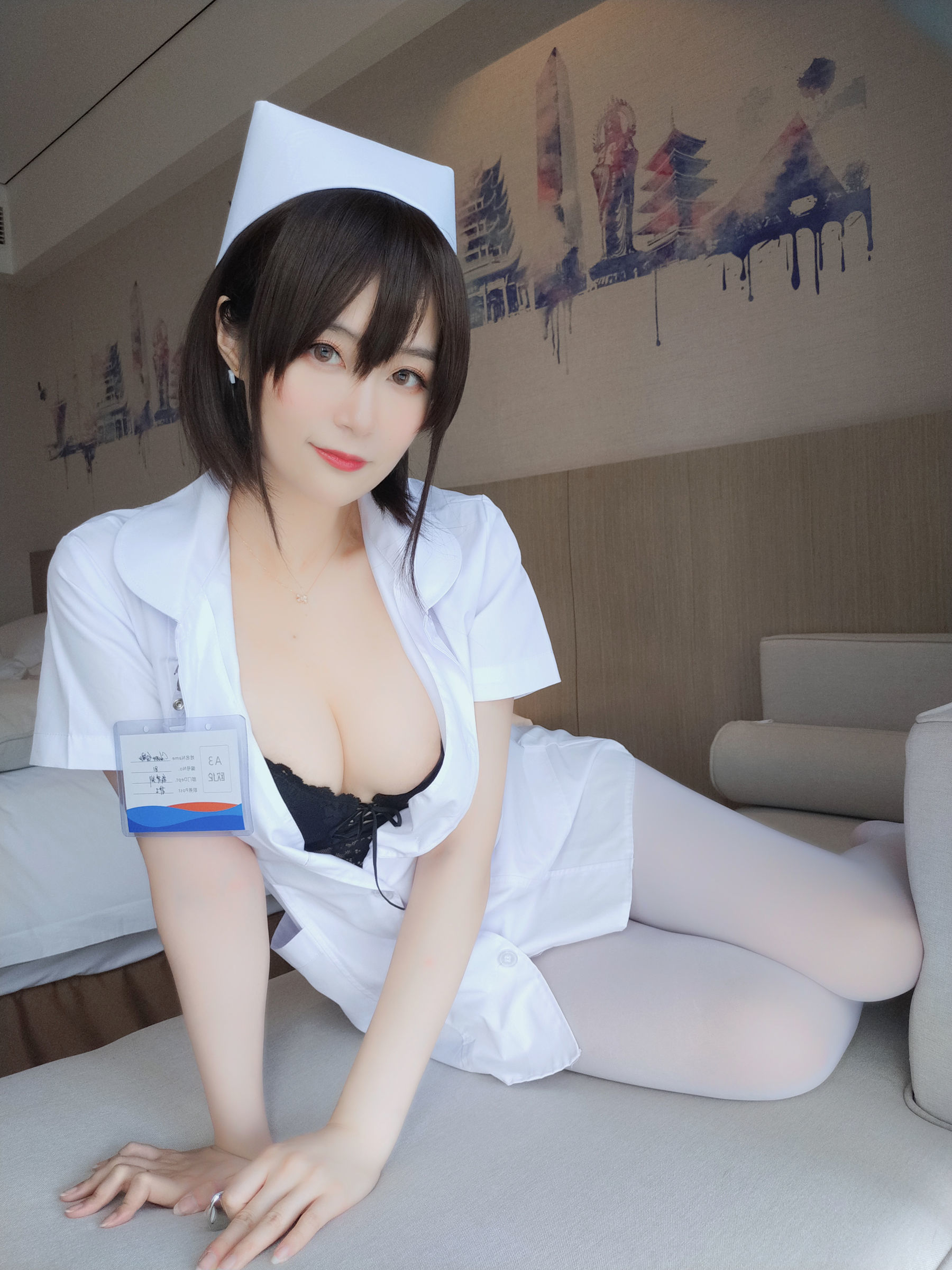 [萝莉COS] 白银 - 短发小护士 第9张图