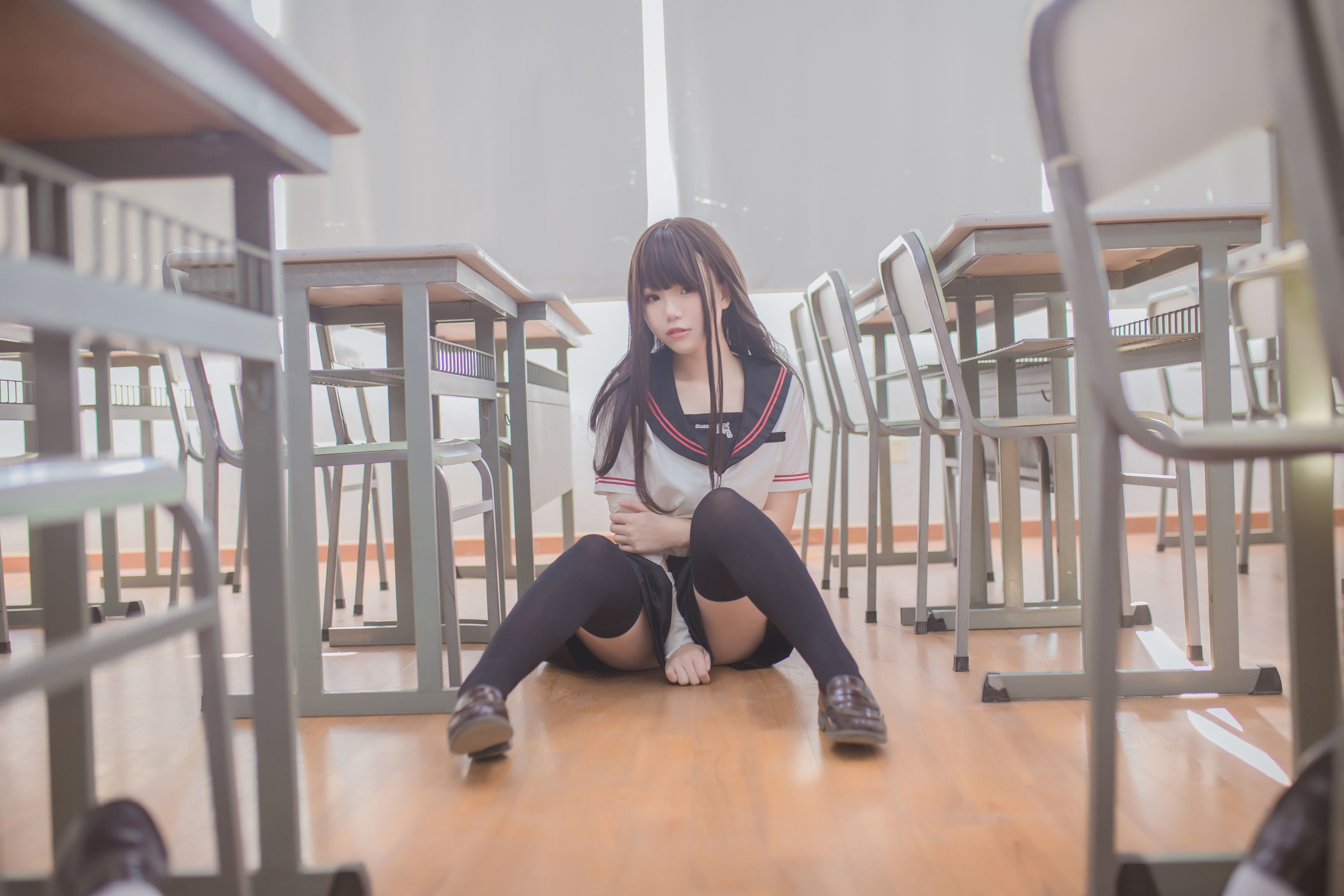 [萝莉COS] Yoko宅夏Cos - 黑丝JK 第1张图
