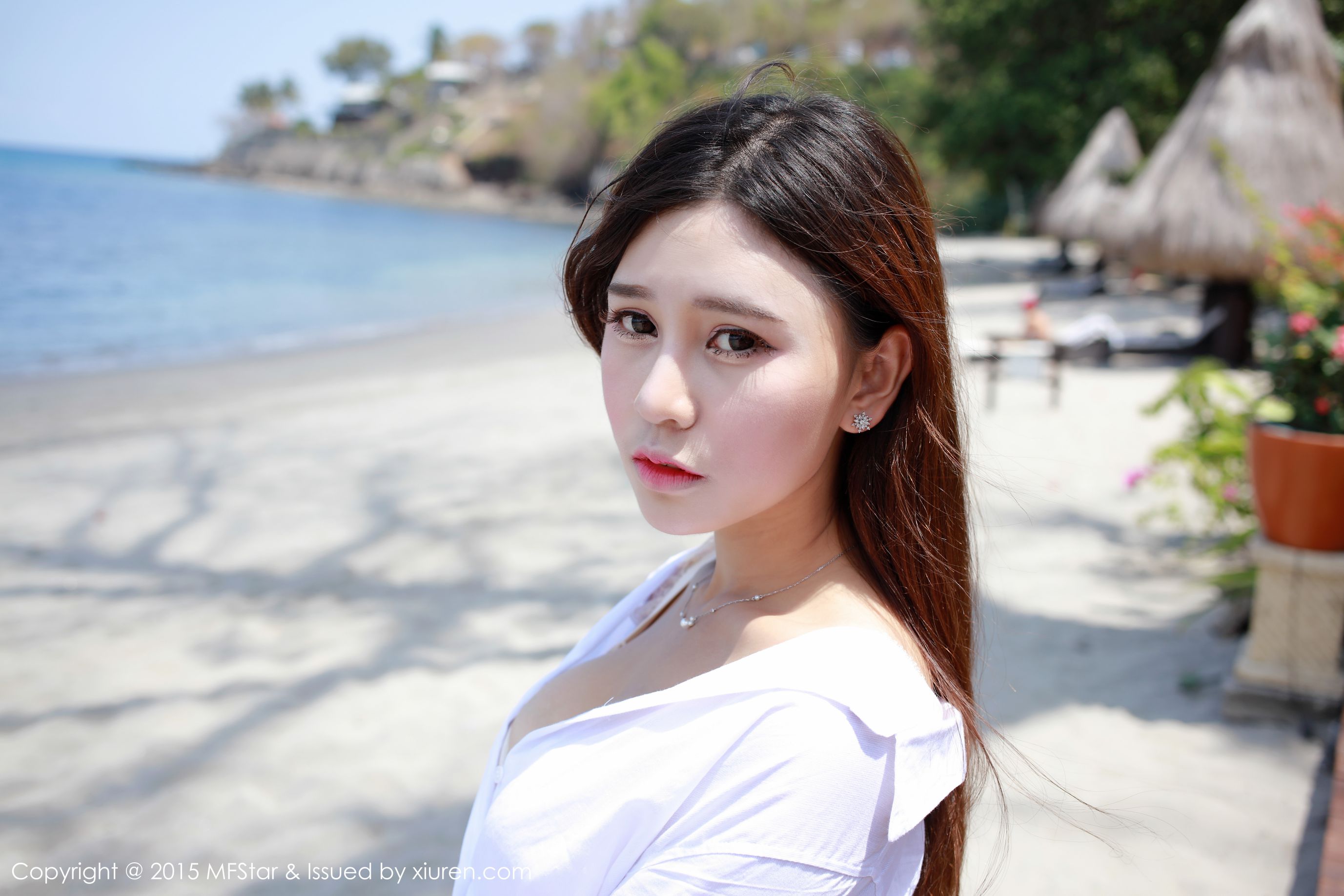 Milk楚楚《龙目岛旅拍》白衬衫+束缚比基尼 [模范学院MFStar] Vol.026 第9张图