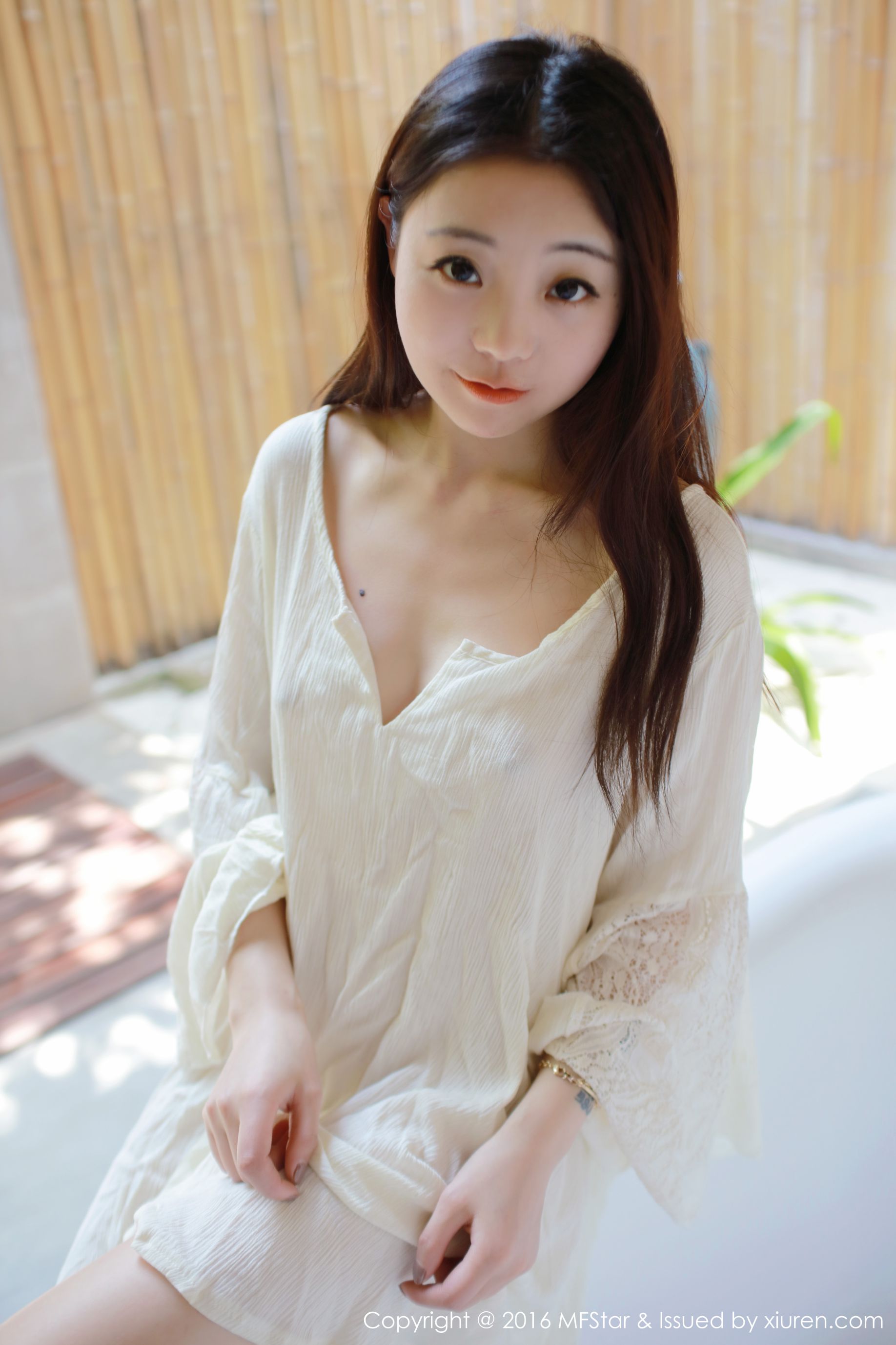 佘贝拉bella《湿身诱惑与激凸福利》 [模范学院MFStar] Vol.072 第2张图