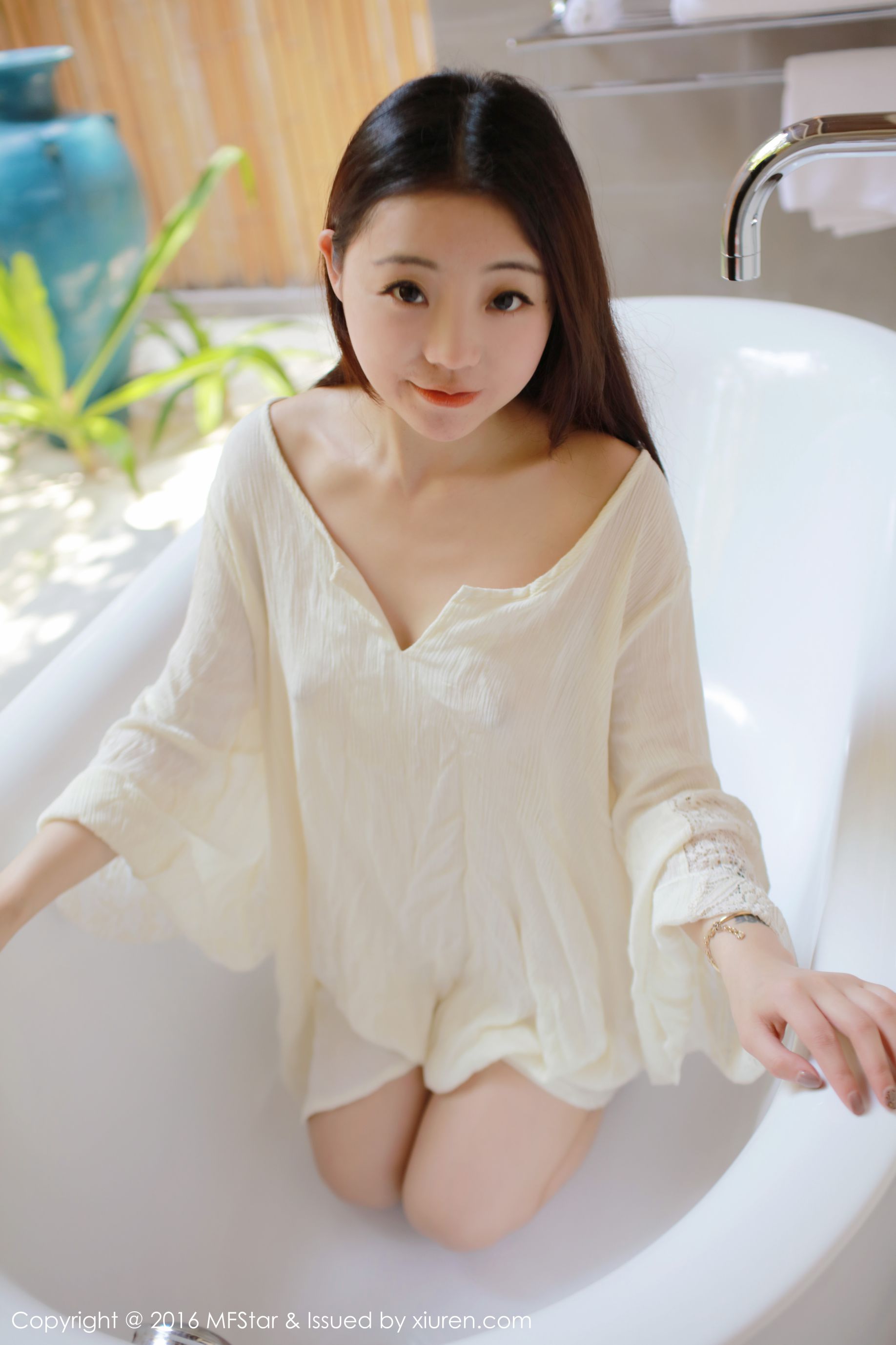 佘贝拉bella《湿身诱惑与激凸福利》 [模范学院MFStar] Vol.072 第8张图