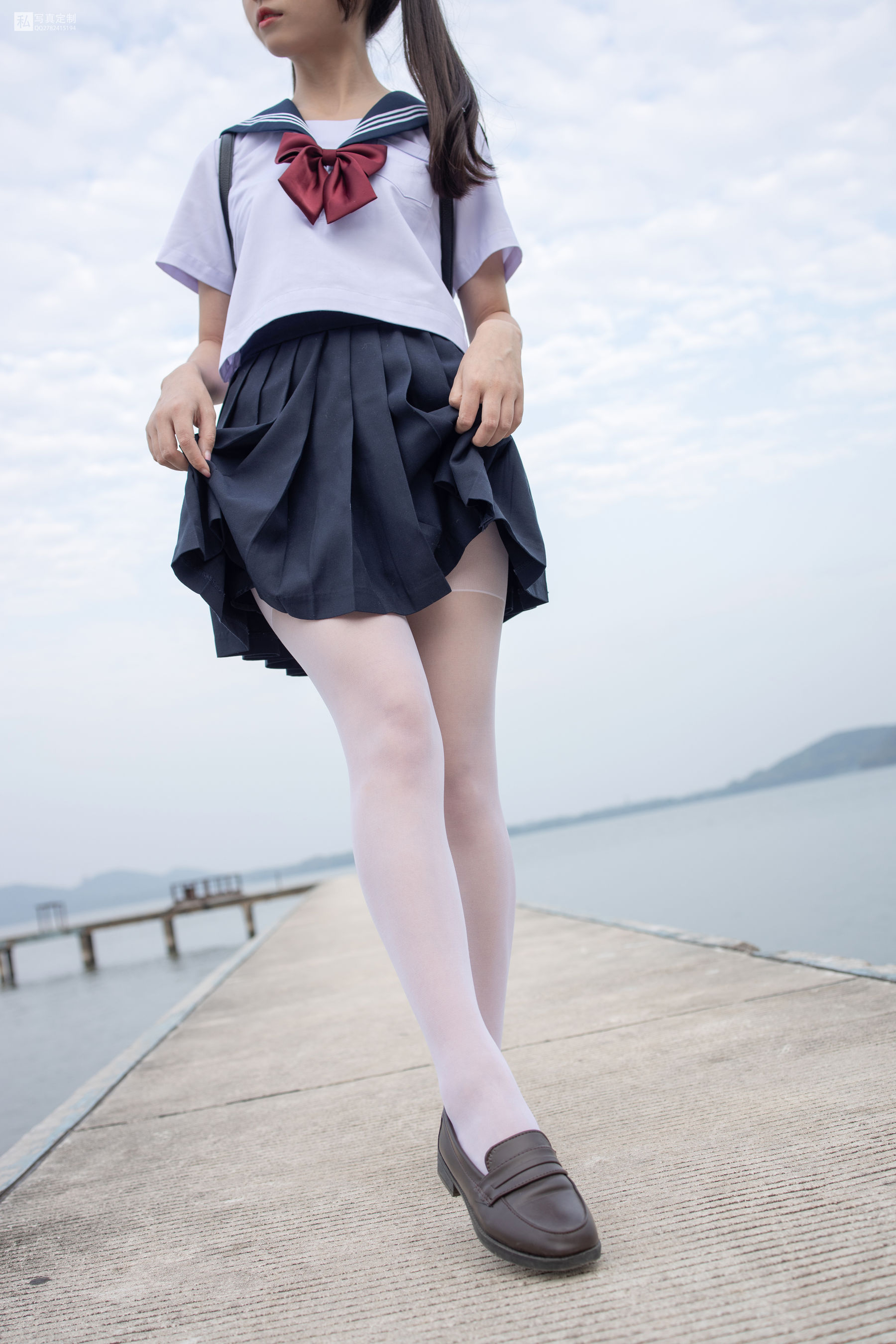[森萝财团] JKFUN-028 默陌 15D白丝 抑郁湖边与绝望天台 第3张图