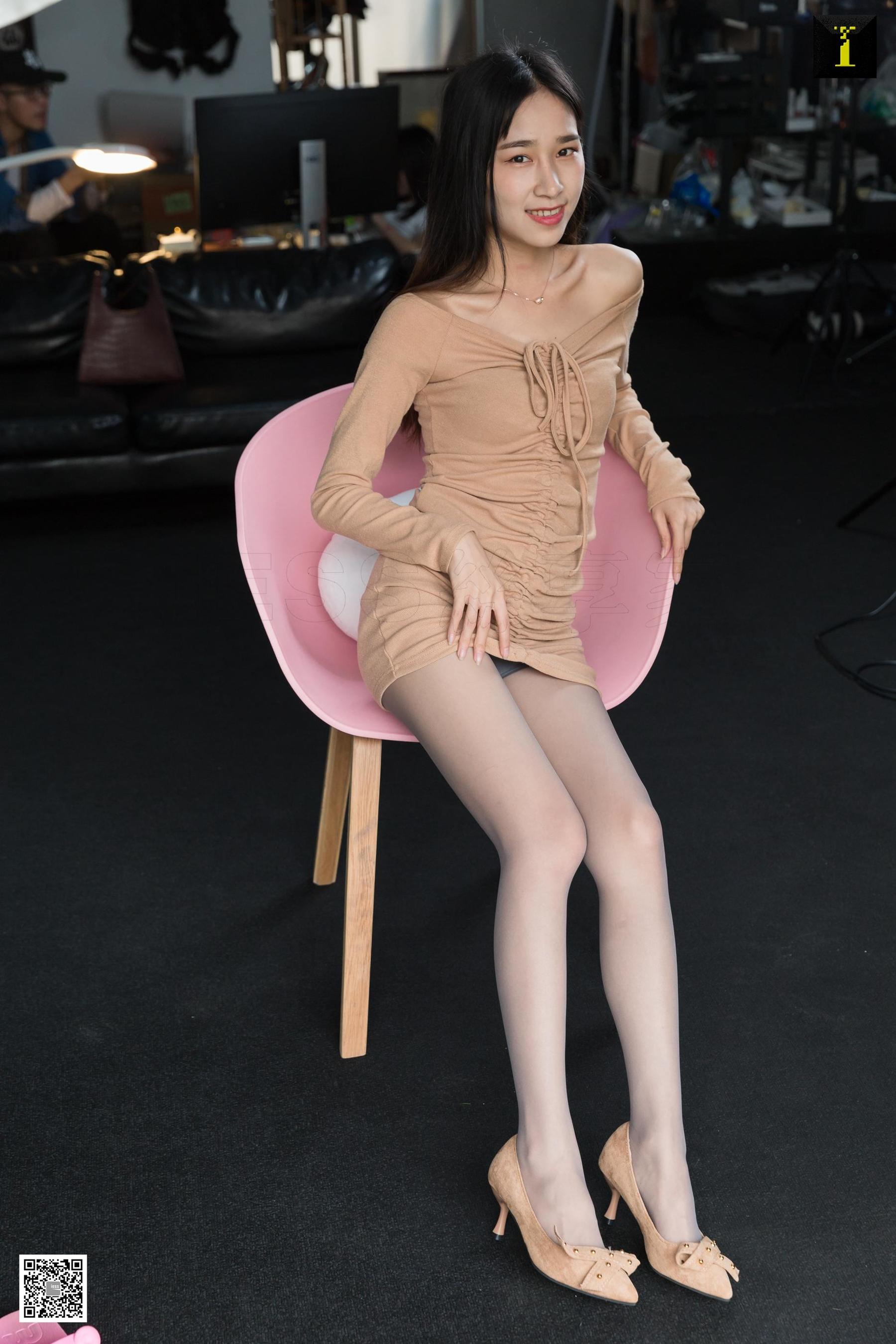 [异思趣向IESS] 模特美子 《高级驼色系》 第23张图