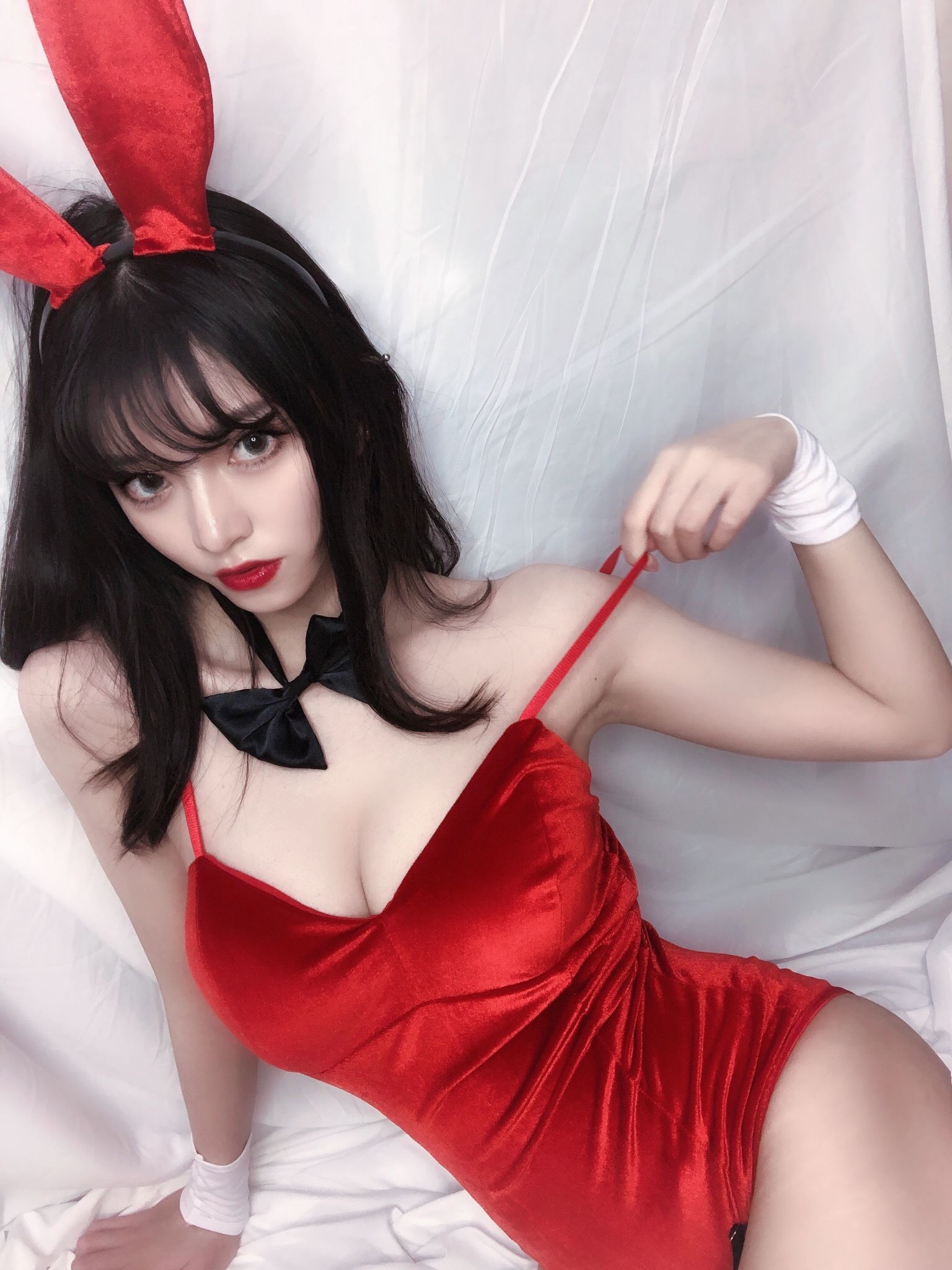 銘銘Kizami 红丝绒兔女郎 第2张图
