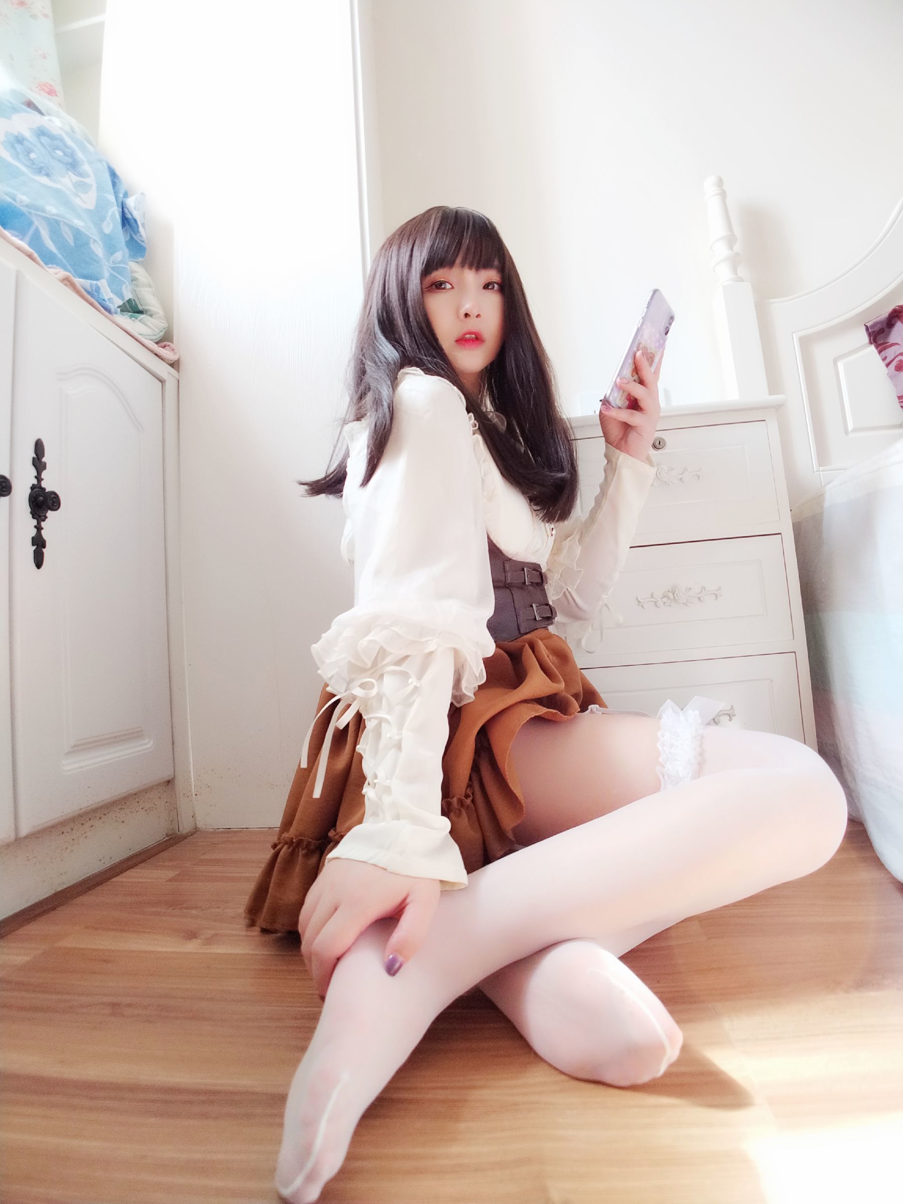[COS福利] 二次元美女古川kagura - 蕾丝长筒吊带丝袜 第24张图