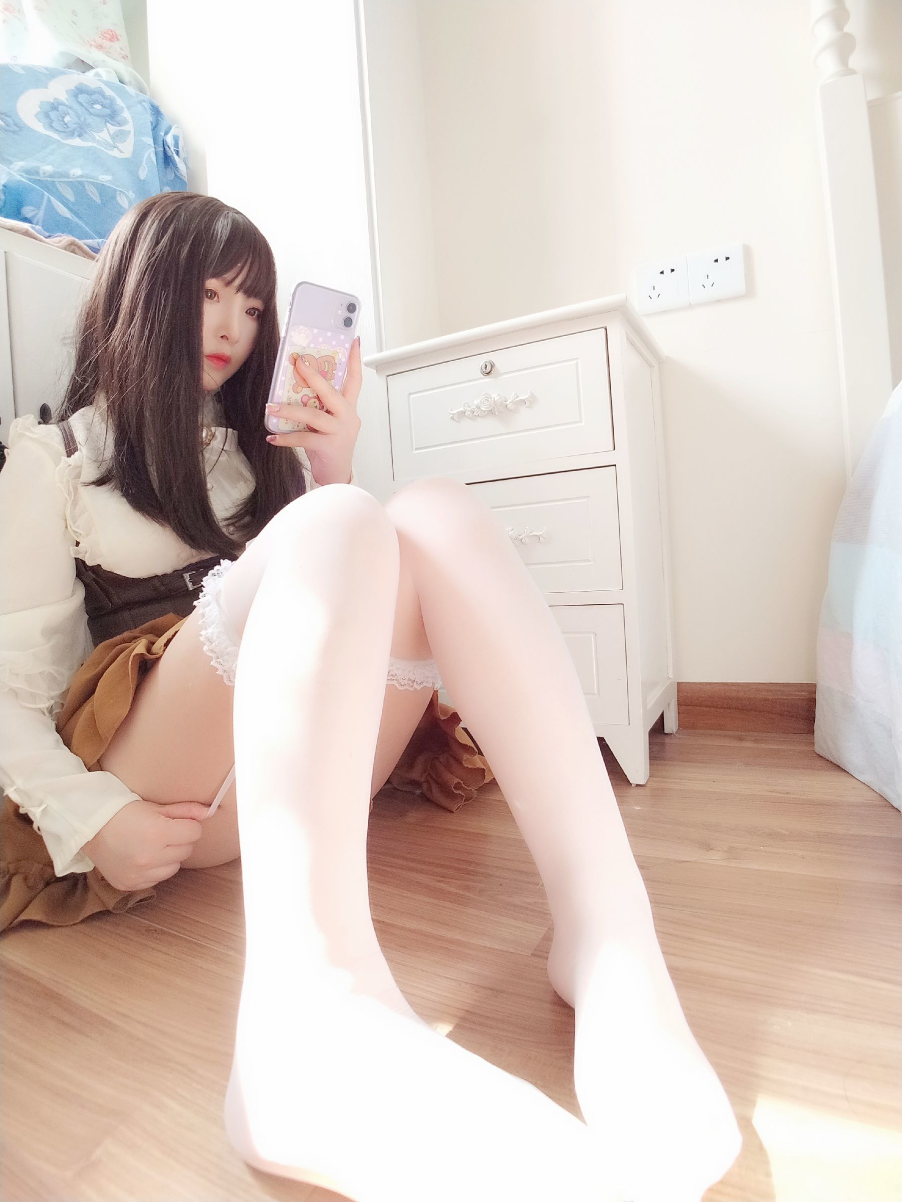 [COS福利] 二次元美女古川kagura - 蕾丝长筒吊带丝袜 第31张图