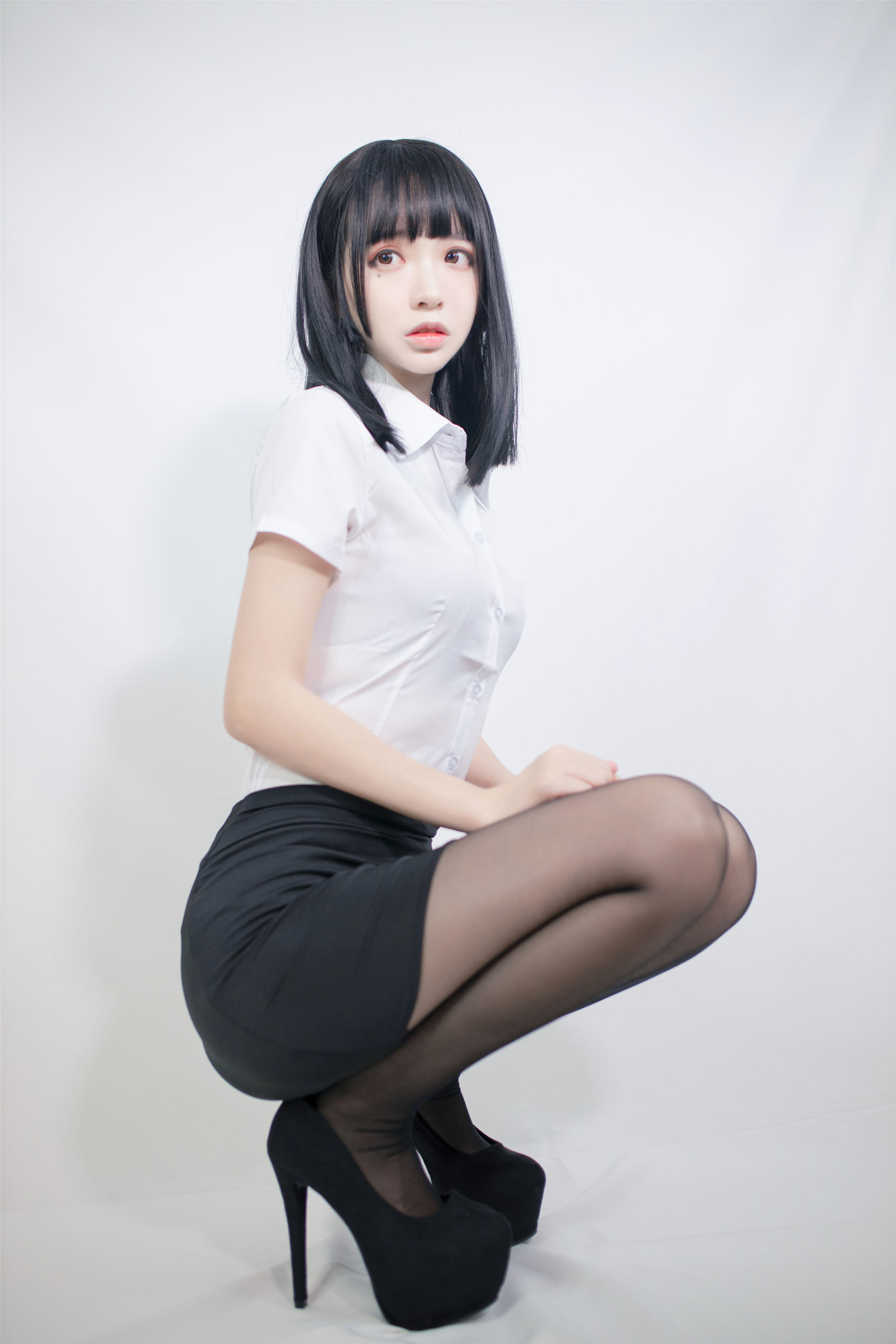 [COS福利] 疯猫ss - OL制服 第1张图