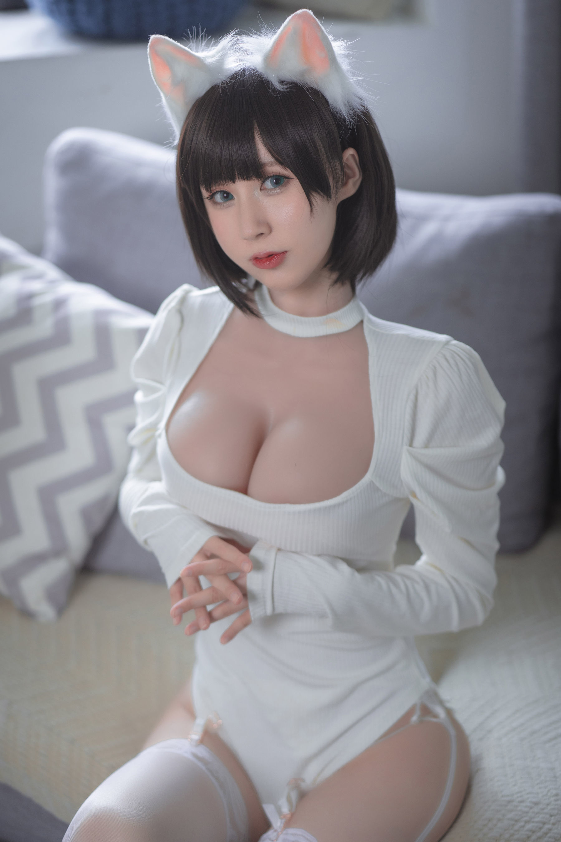 [网红COSER] 西园寺南歌 - 白猫白色连体衣 第1张图