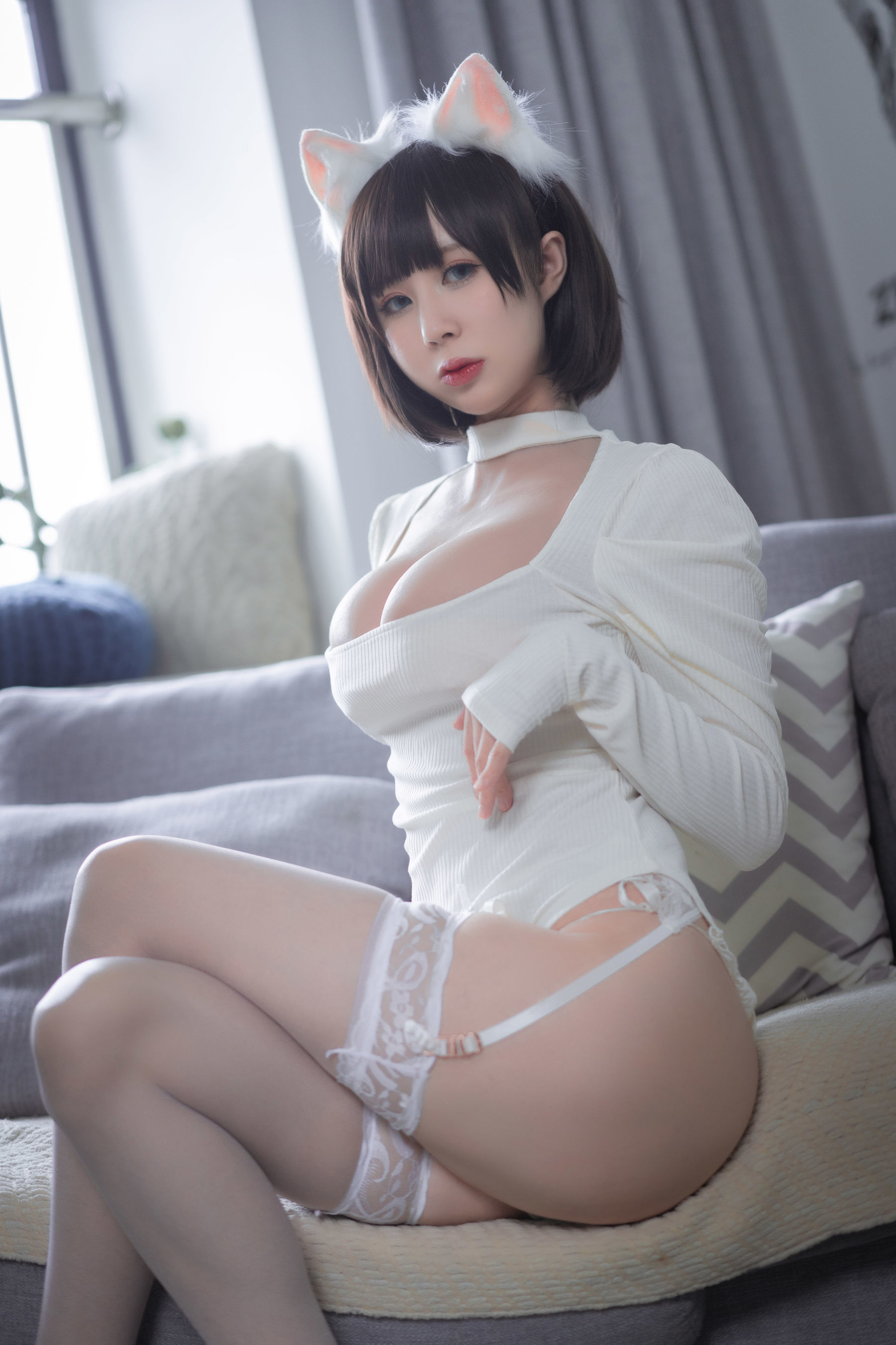 [网红COSER] 西园寺南歌 - 白猫白色连体衣 第16张图