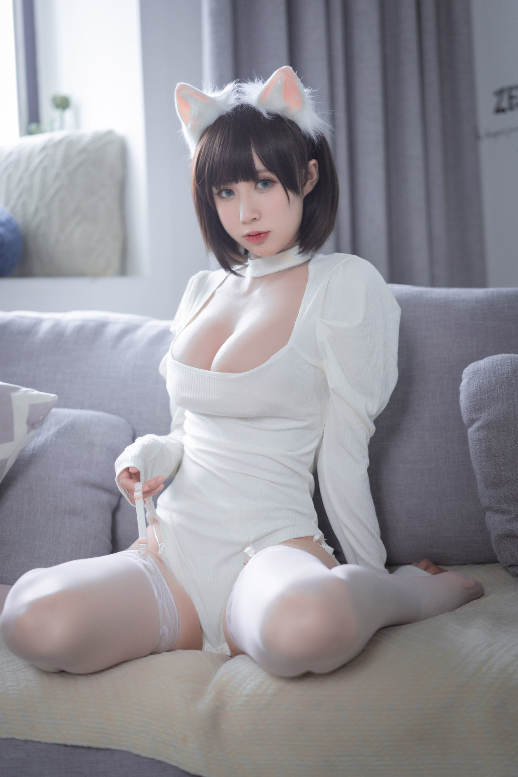 [网红COSER] 西园寺南歌 - 白猫白色连体衣 第4张图