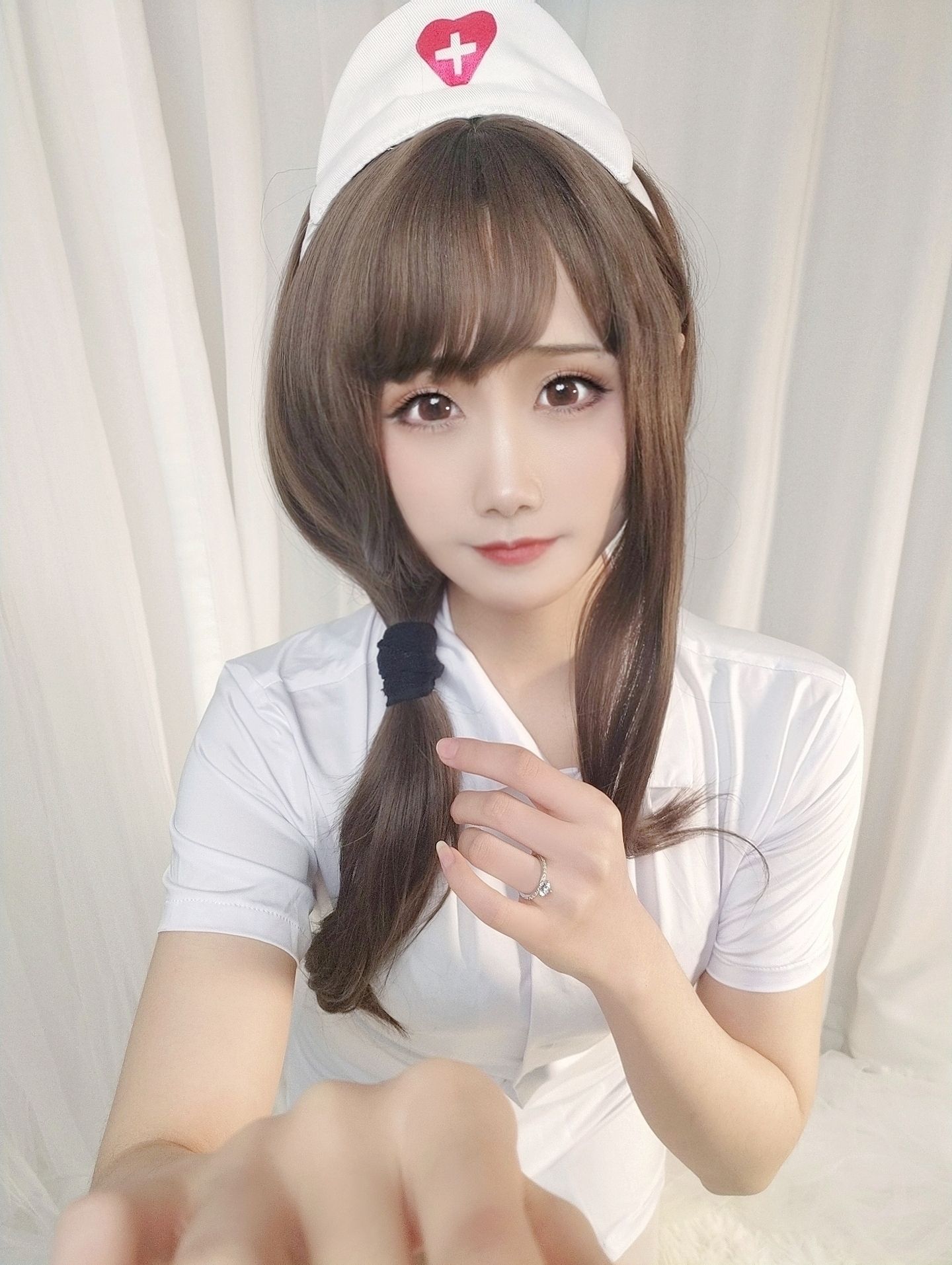 [Cosplay] 动漫博主曉美媽 - (圣诞自拍)护士人妻 第1张图