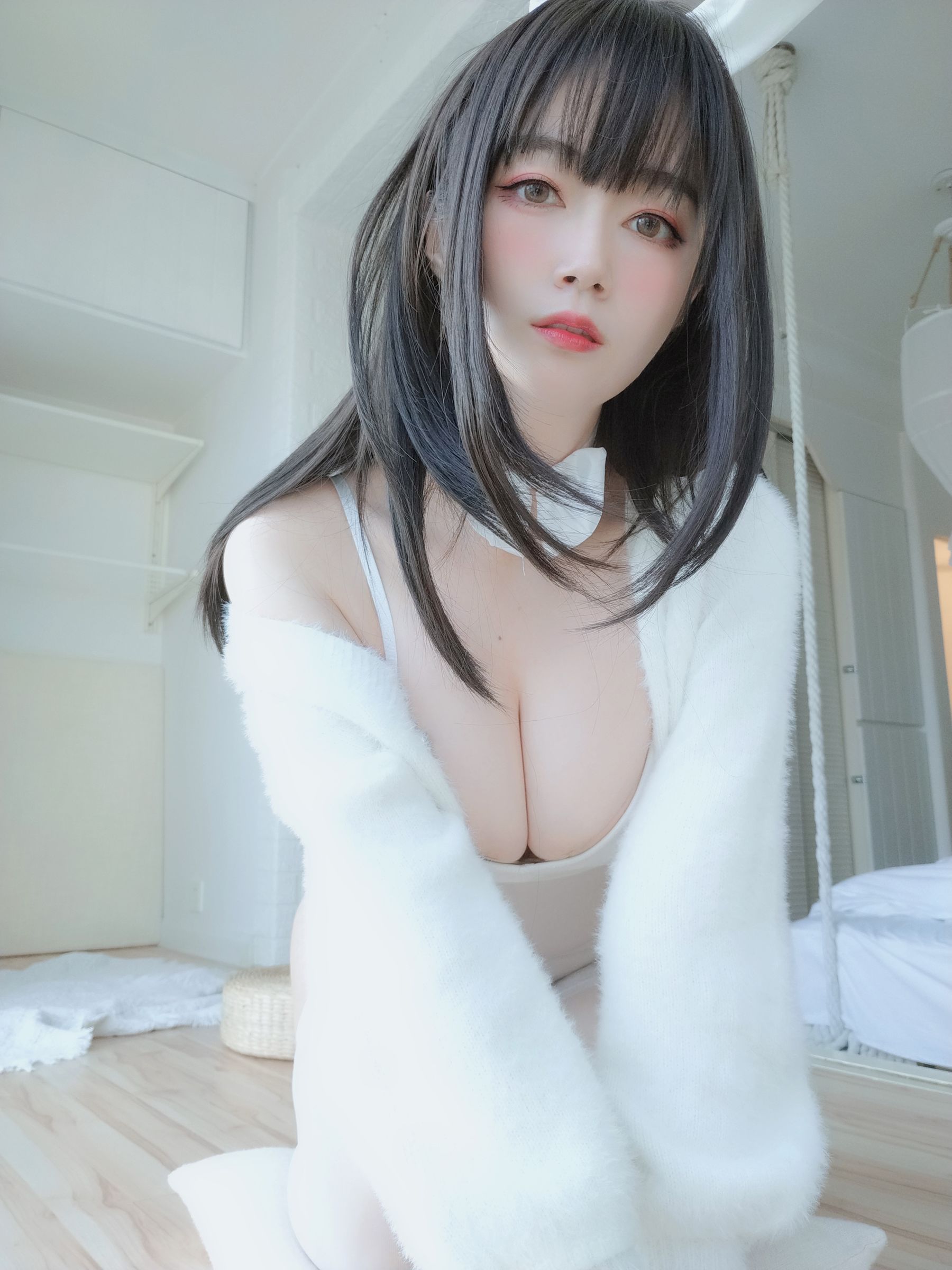 [COS福利] Coser小姐姐白银 - 白丝兔子 第14张图
