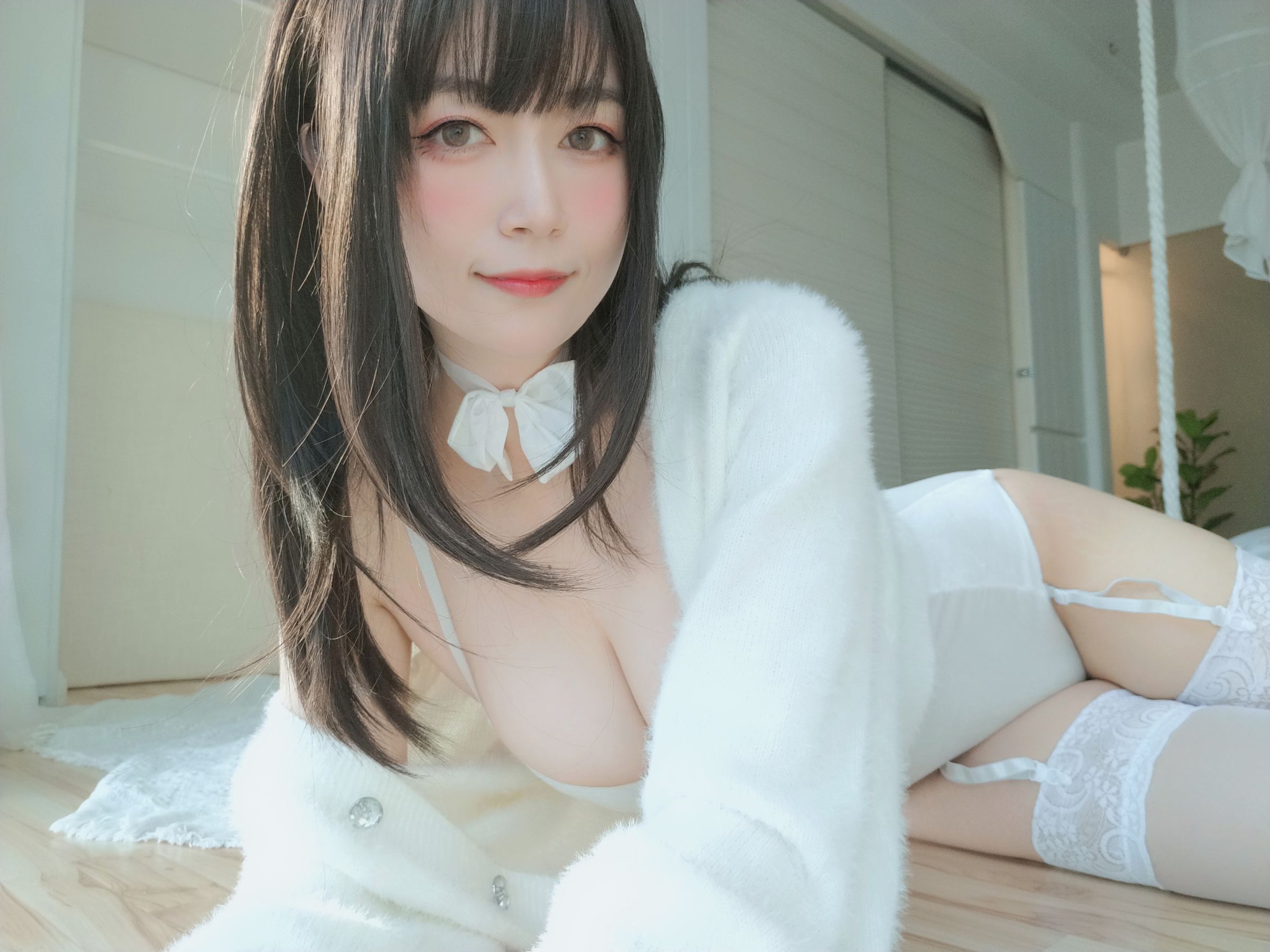 [COS福利] Coser小姐姐白银 - 白丝兔子 第92张图