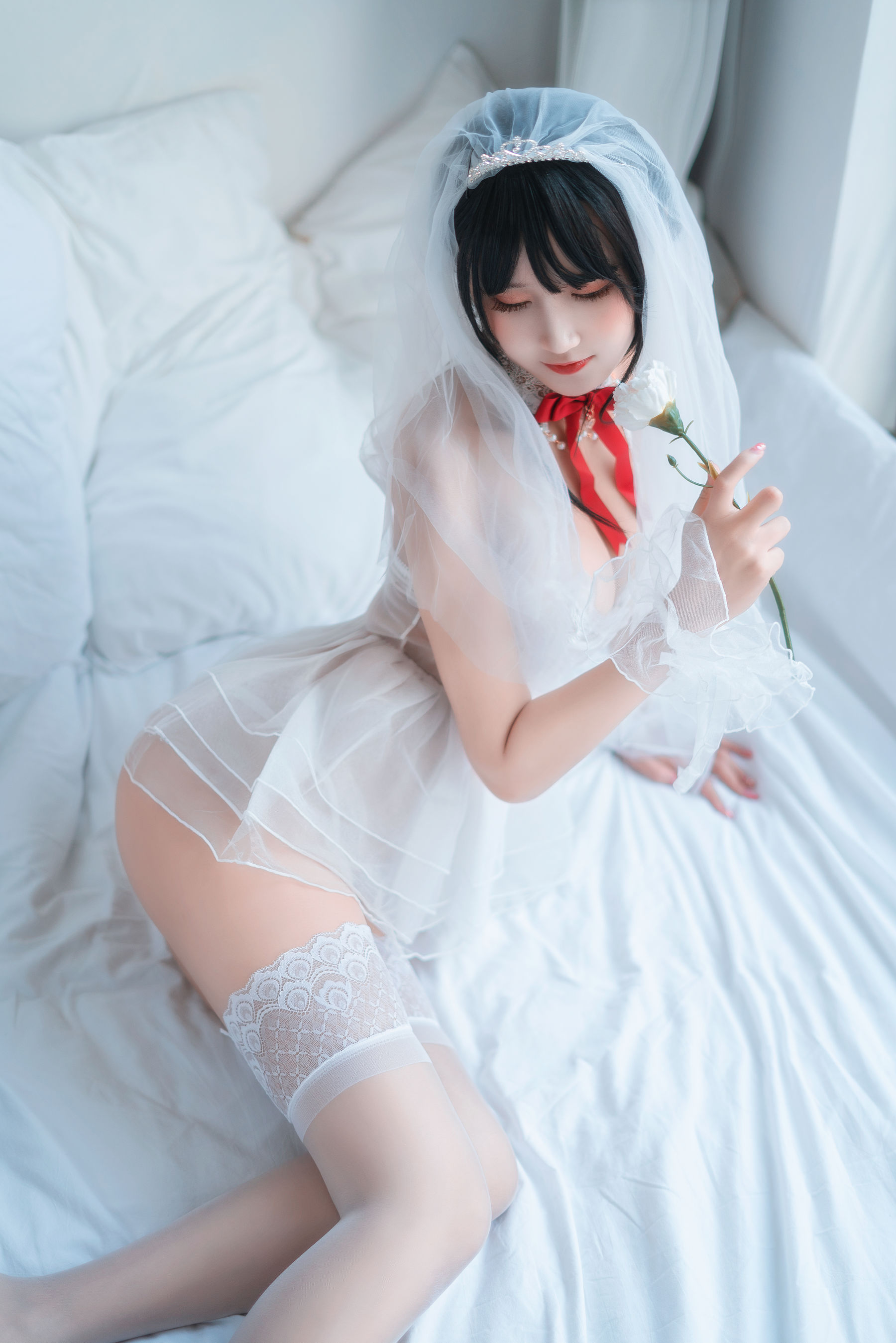 [COS福利] 微博妹子三度_69 - 婚纱孔雀翎 第9张图