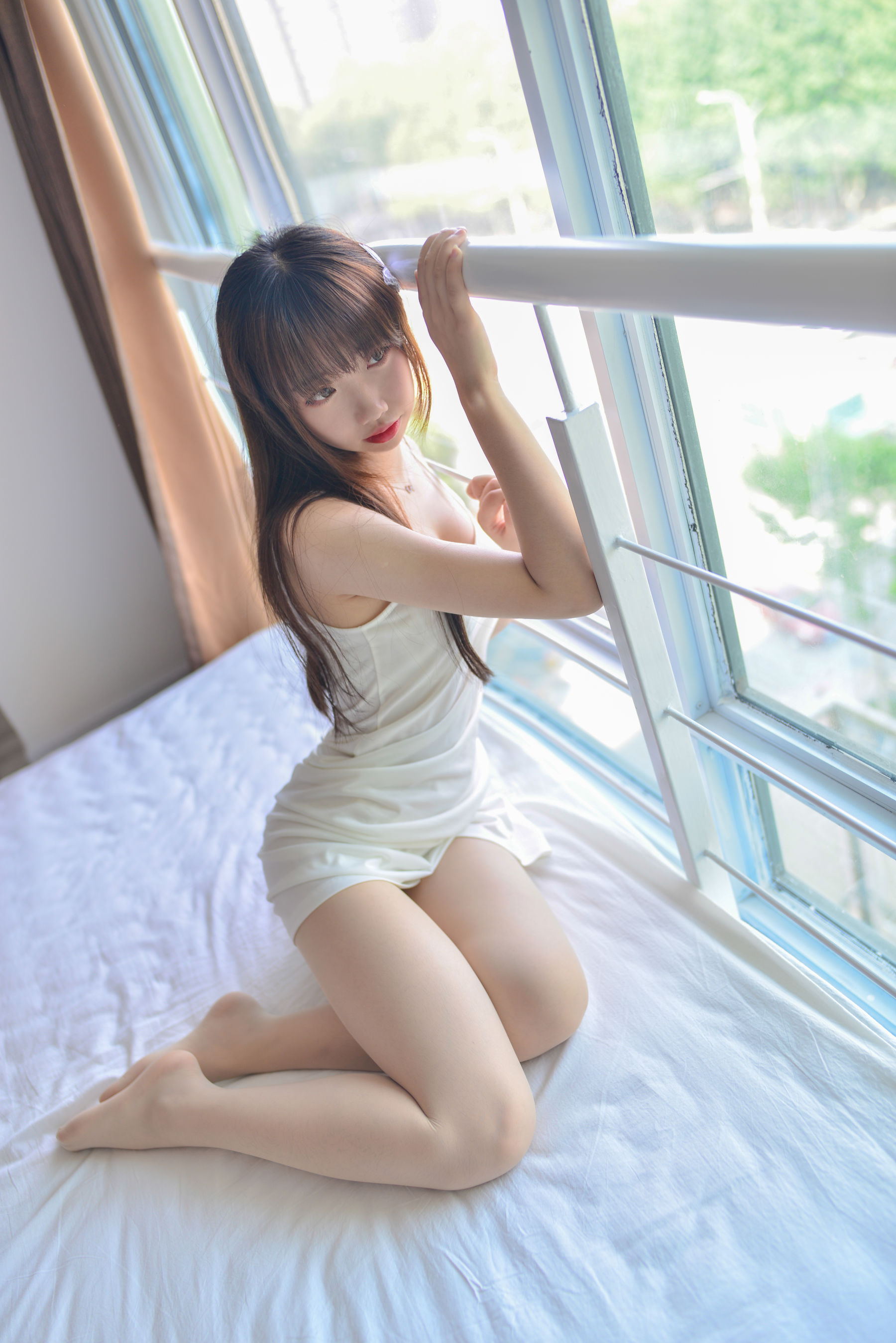 [COS福利] Cos小姐姐雪琪 - 肉丝吊带裙 第6张图