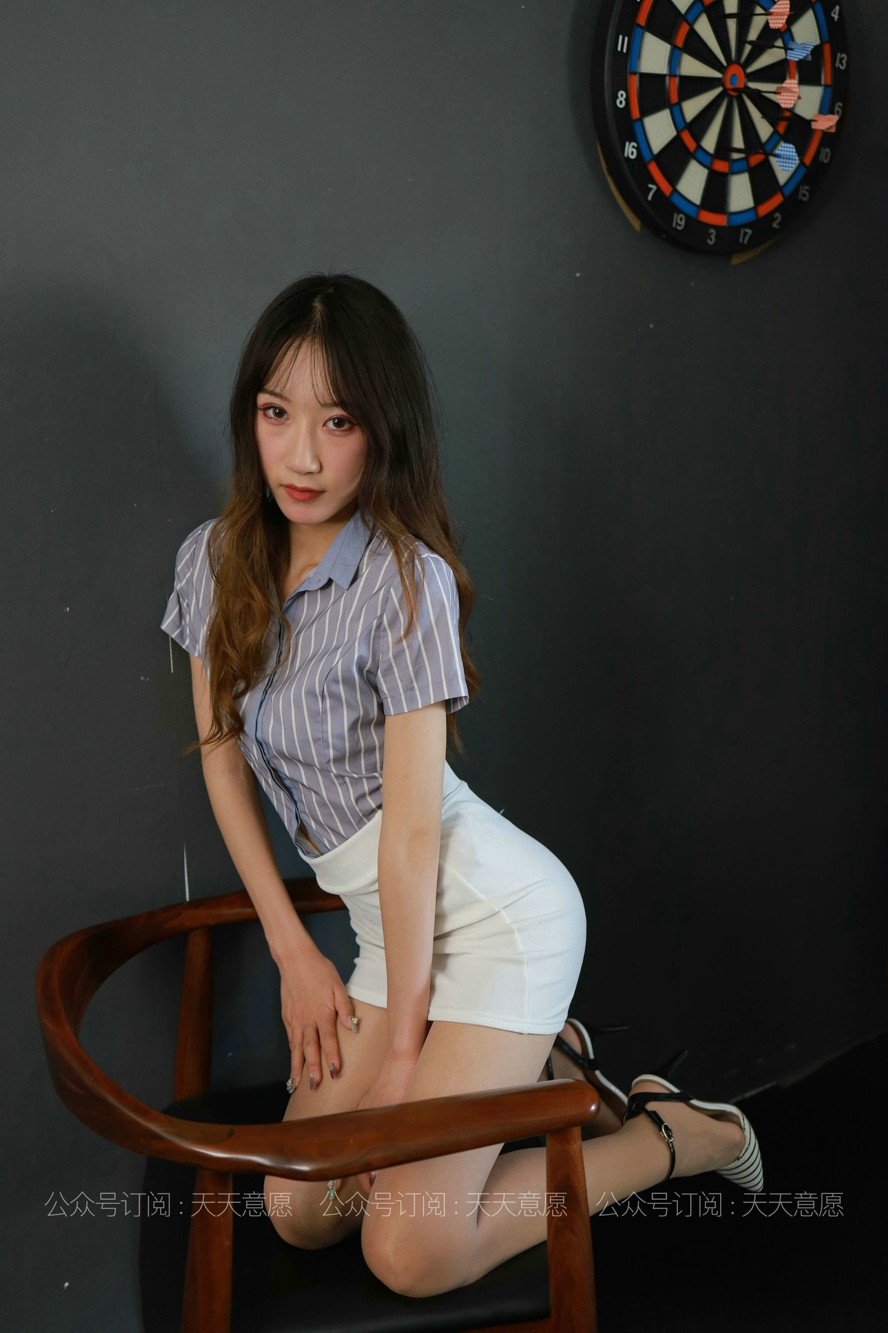 [IESS异思趣向] 丝享家829：怡怡《长腿实习生》 丝袜美腿套图 第68张图