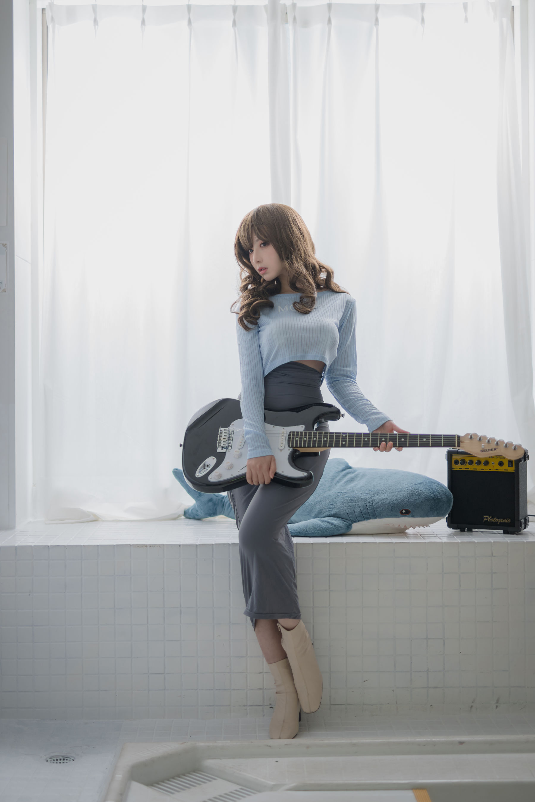[福利COS] Shika小鹿鹿 - 吉他妹妹 第1张图