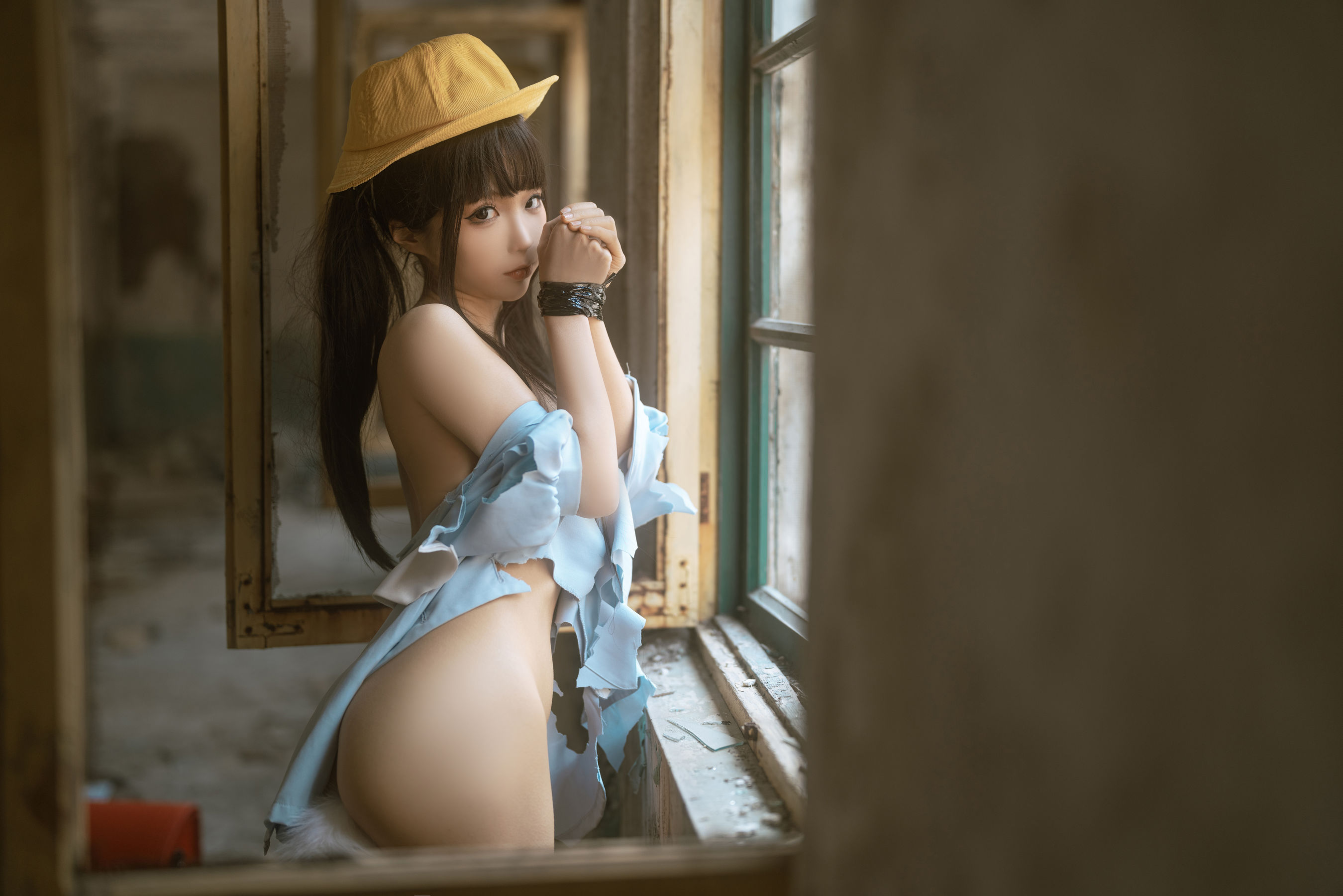 [福利COS] 动漫博主蠢沫沫 - 小黄帽 绅士版 第142张图