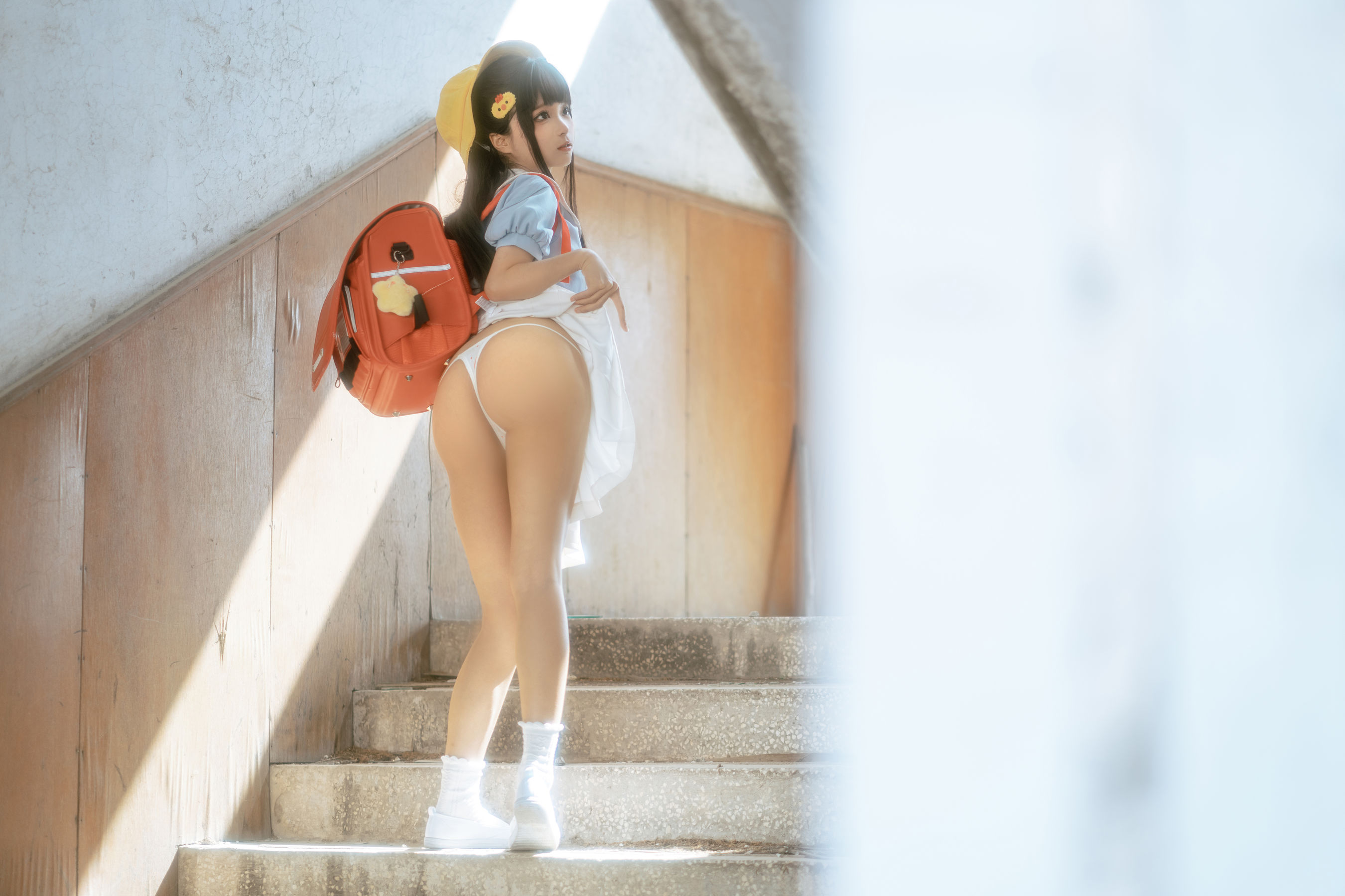 [福利COS] 动漫博主蠢沫沫 - 小黄帽 绅士版 第24张图