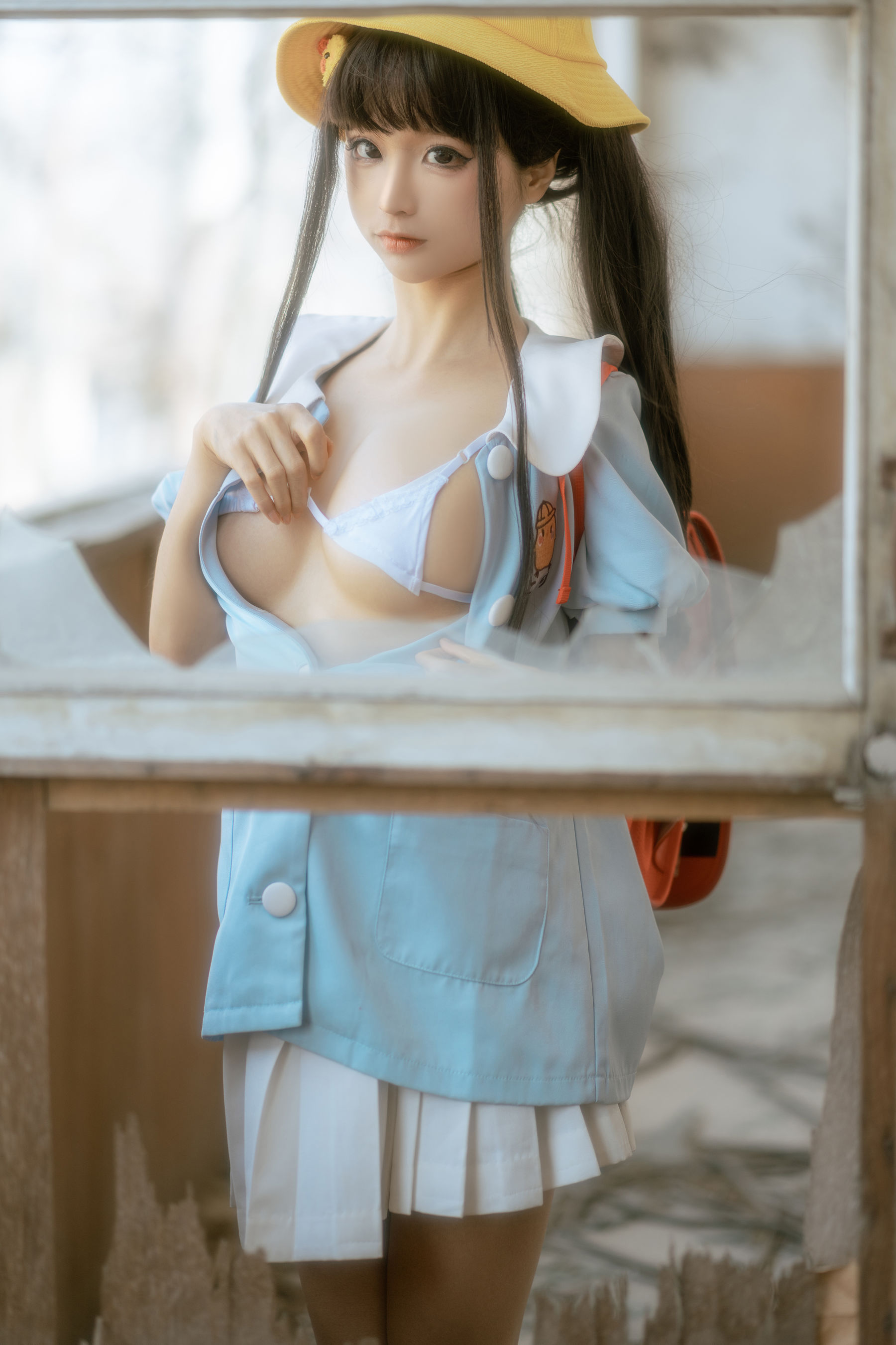 [福利COS] 动漫博主蠢沫沫 - 小黄帽 绅士版 第42张图