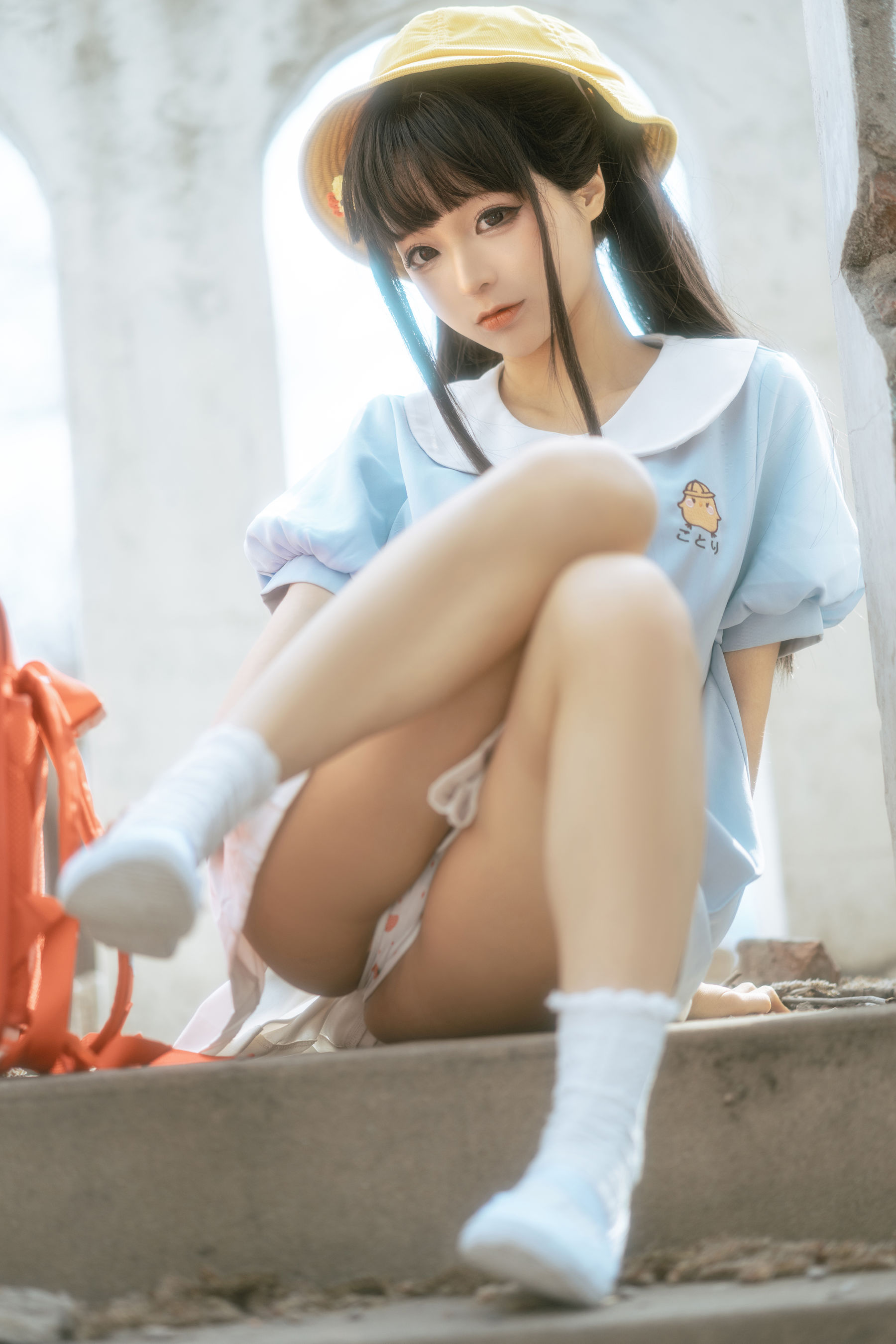 [福利COS] 动漫博主蠢沫沫 - 小黄帽 绅士版 第79张图