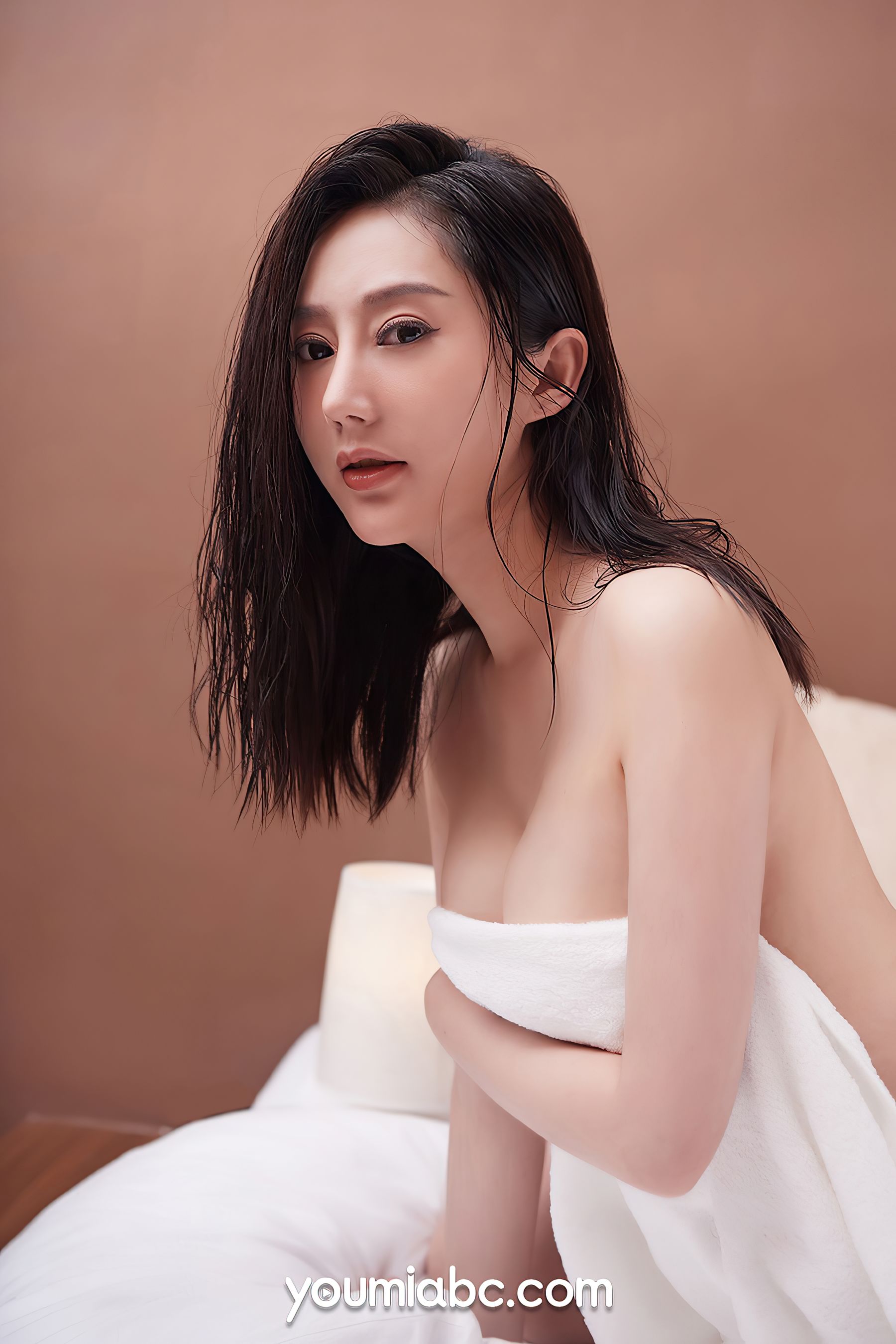 [尤蜜YouMiabc]  苏小曼 浴后春光 第2张图