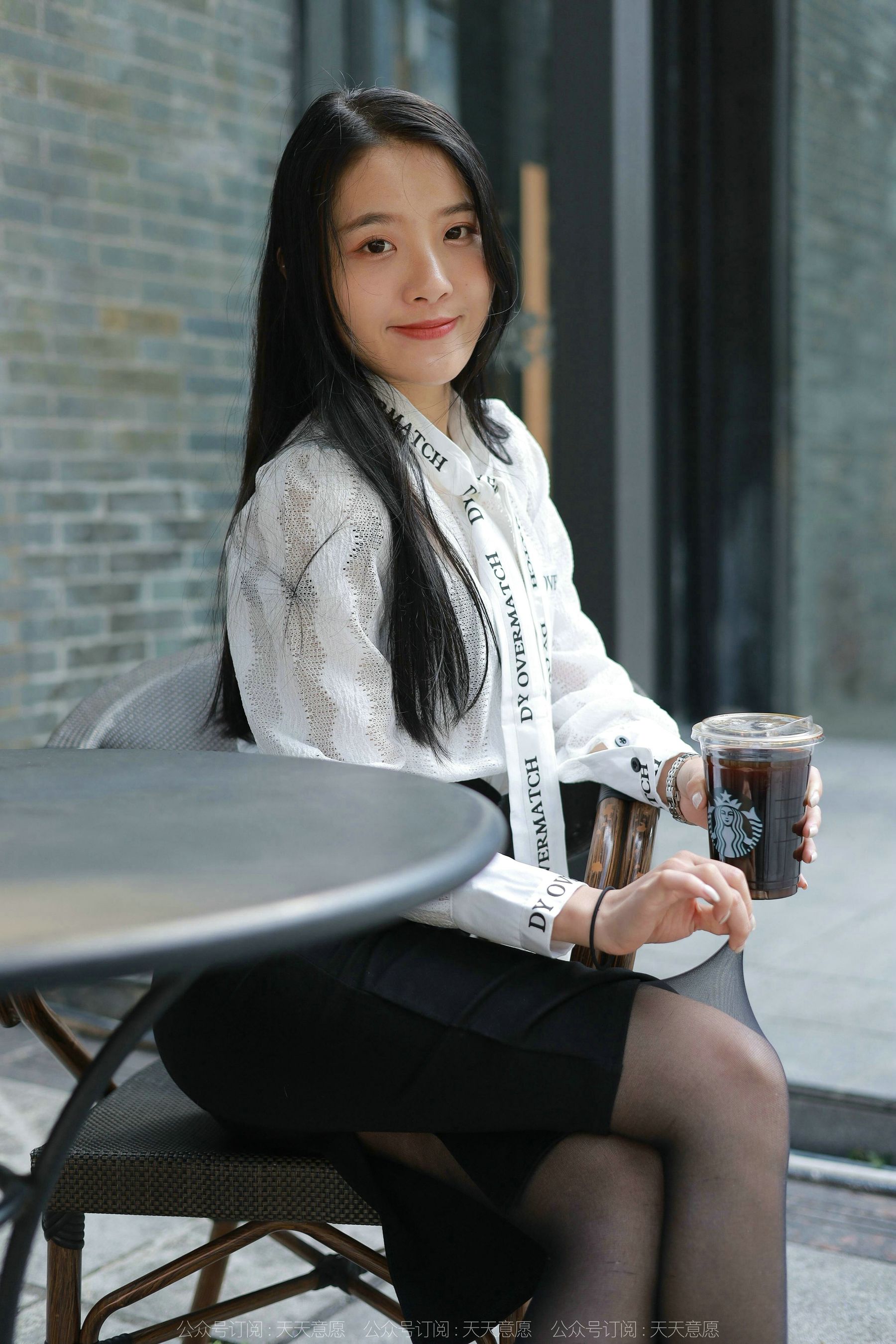 [异思趣向IESS] 模特 婉萍 《性感OL窄裙》 第90张图