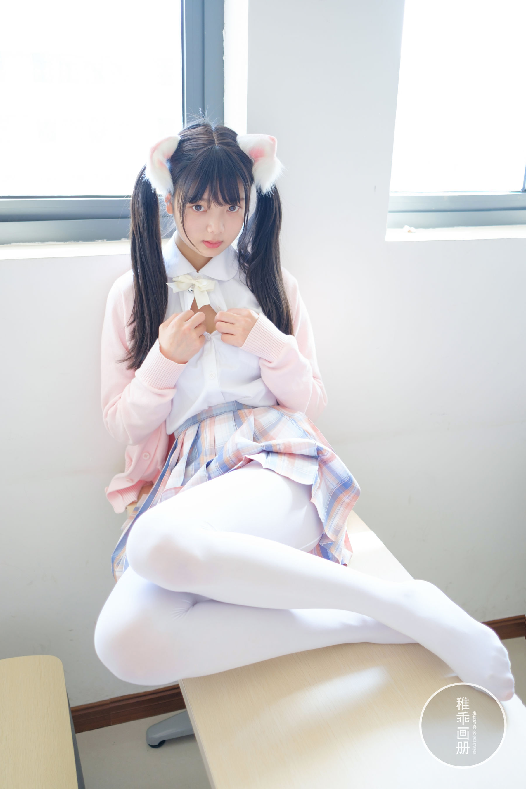 [福利COS] 柴系小乖(稚乖画册) - 夜夜 80D 白丝JK 第1张图