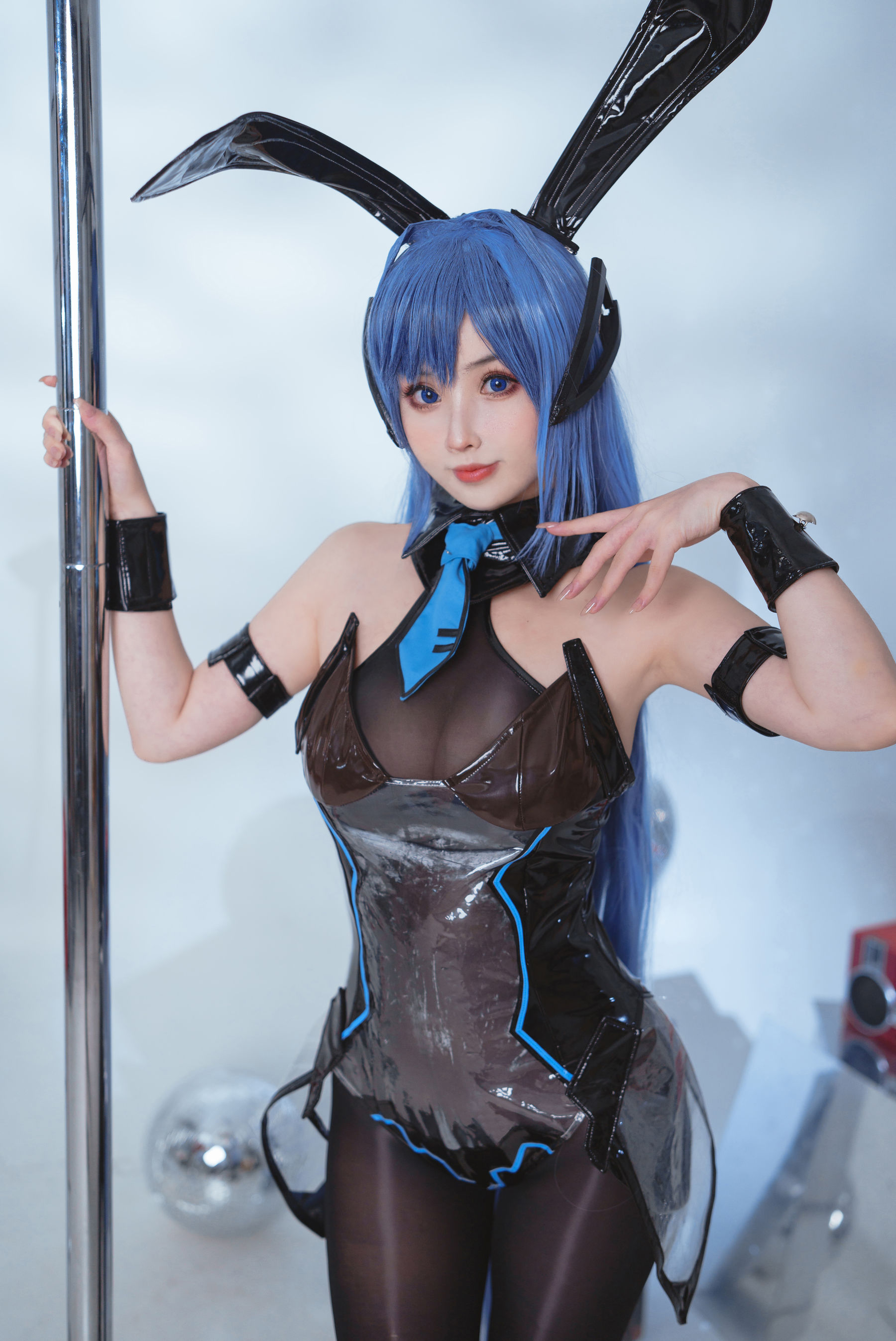 [福利COS] COS福利rioko凉凉子 - 花园兔女郎 第2张图