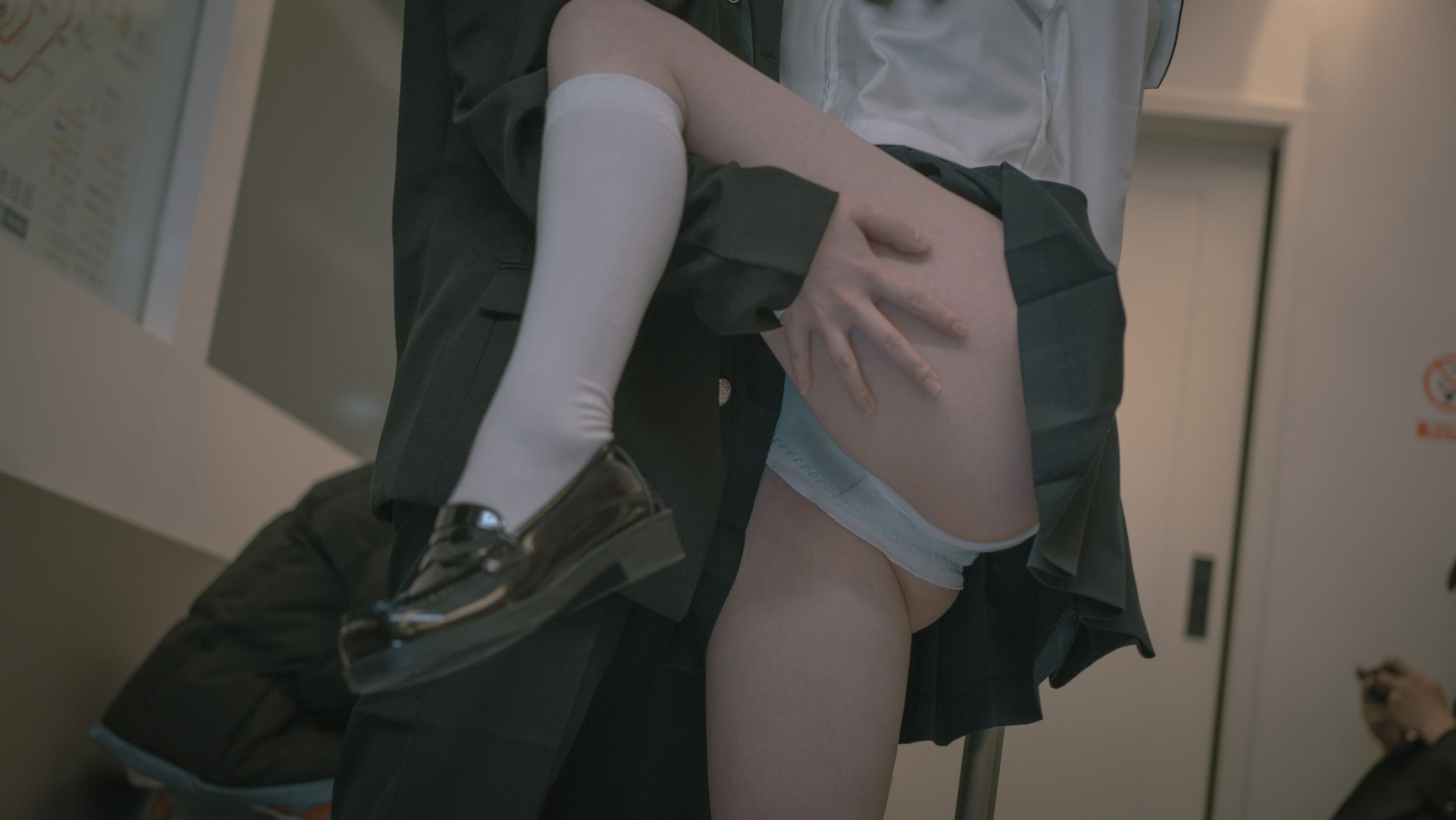 [网红COSER] 西园寺南歌写真 - 电车物语 第23张图