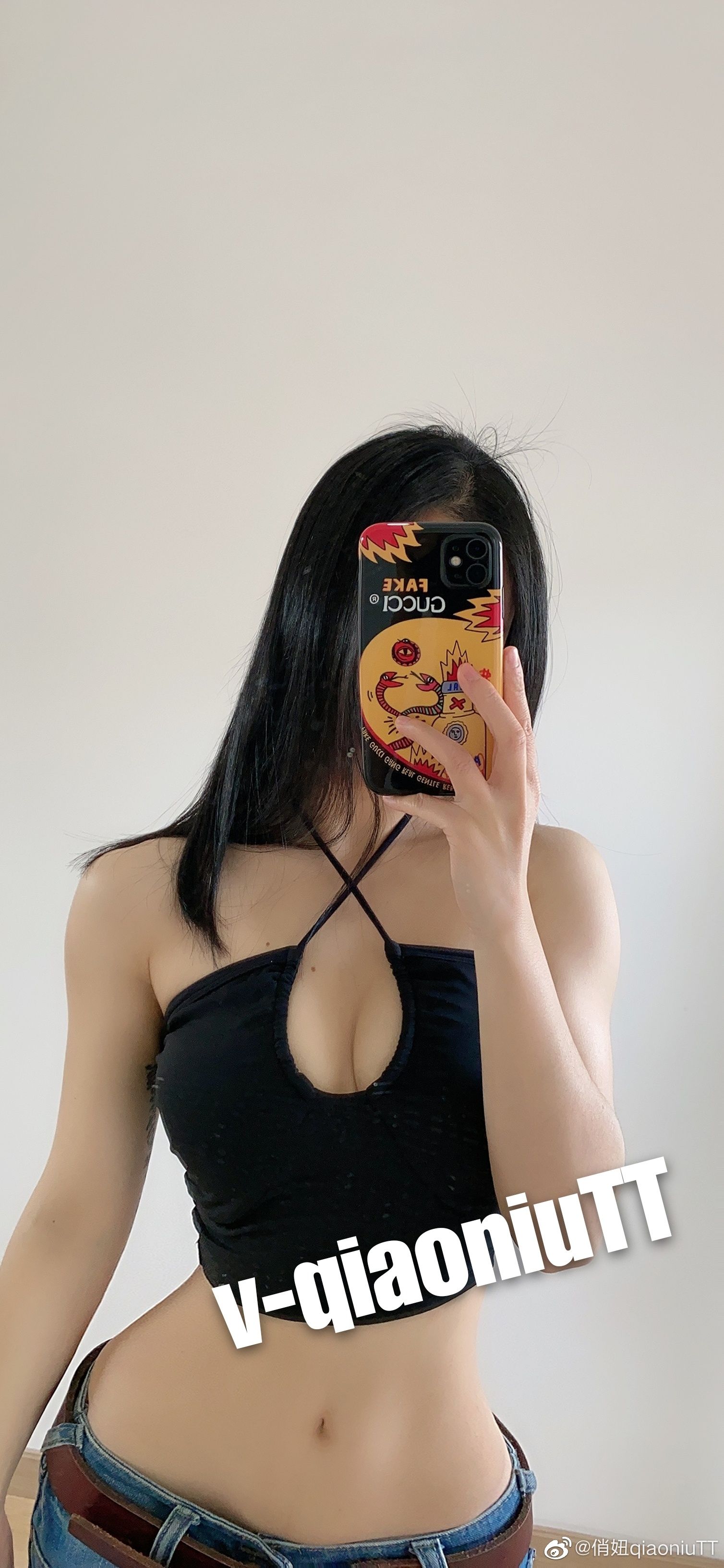 [福利COS] 俏妞qiaoniuTT - 丝袜长腿翘臀 视图合集 第37张图