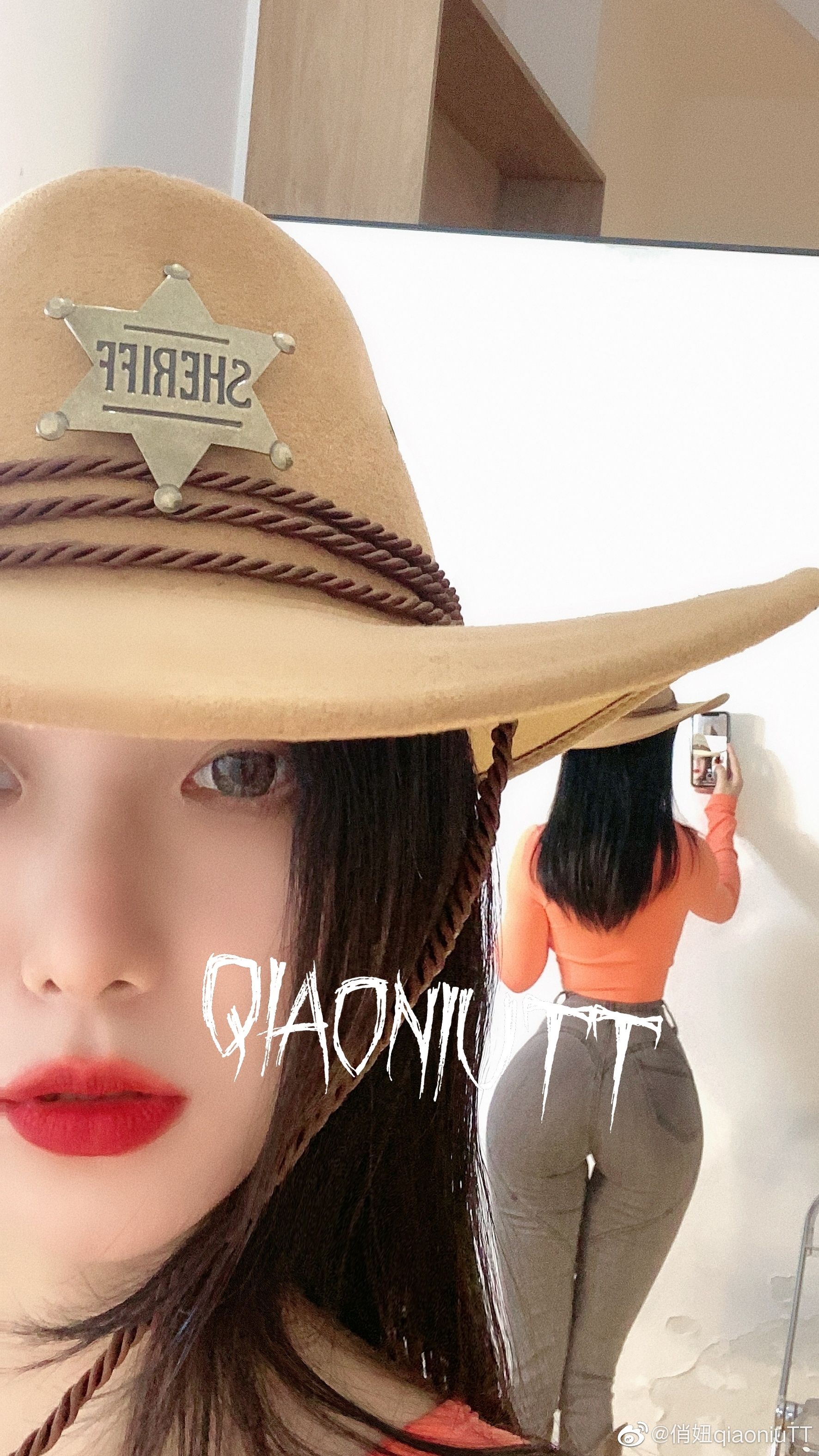 [福利COS] 俏妞qiaoniuTT - 丝袜长腿翘臀 视图合集 第88张图