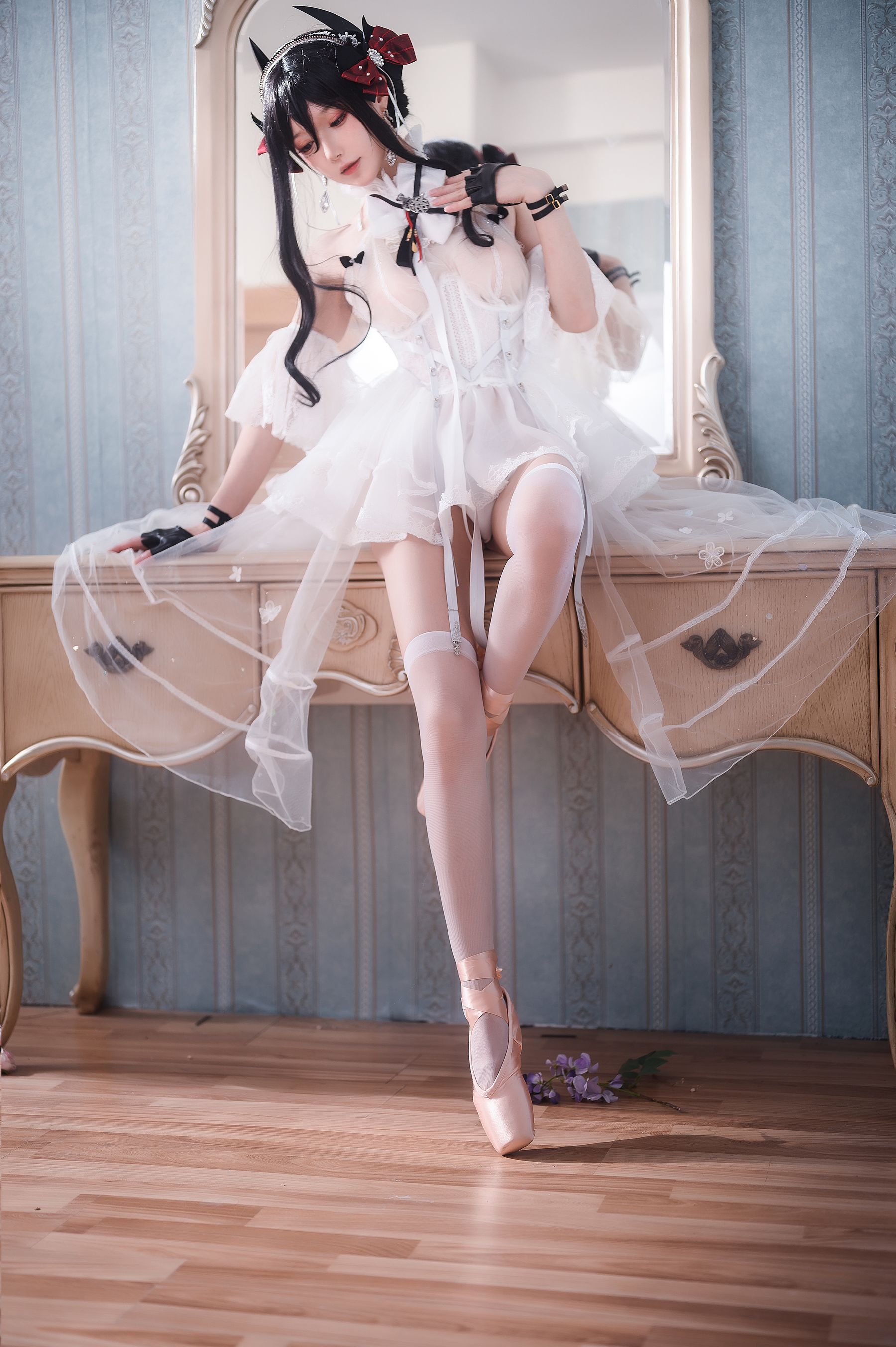 [福利COS] 动漫博主阿包也是兔娘 - 明日方舟 伊内斯芭蕾 第11张图
