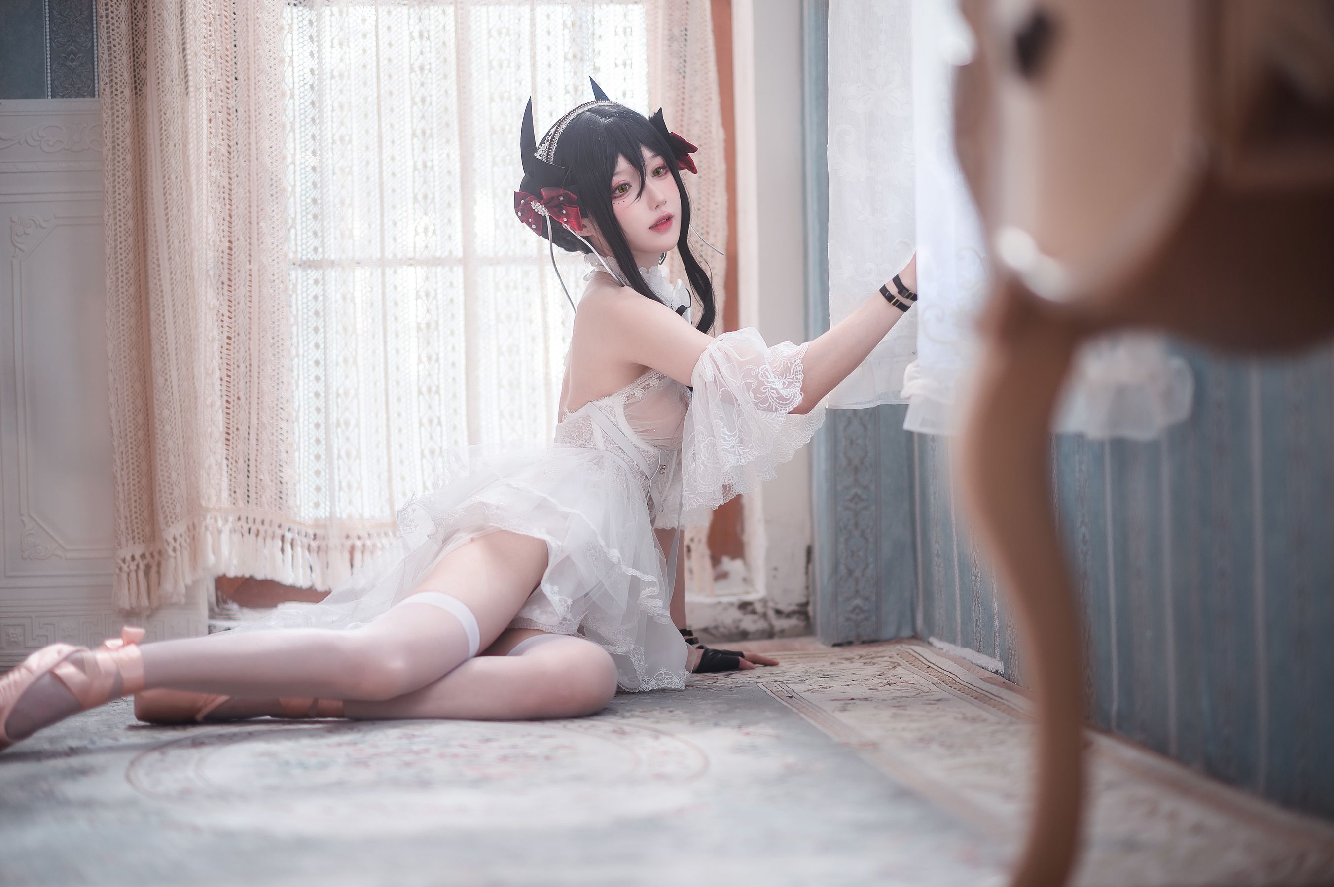 [福利COS] 动漫博主阿包也是兔娘 - 明日方舟 伊内斯芭蕾 第14张图