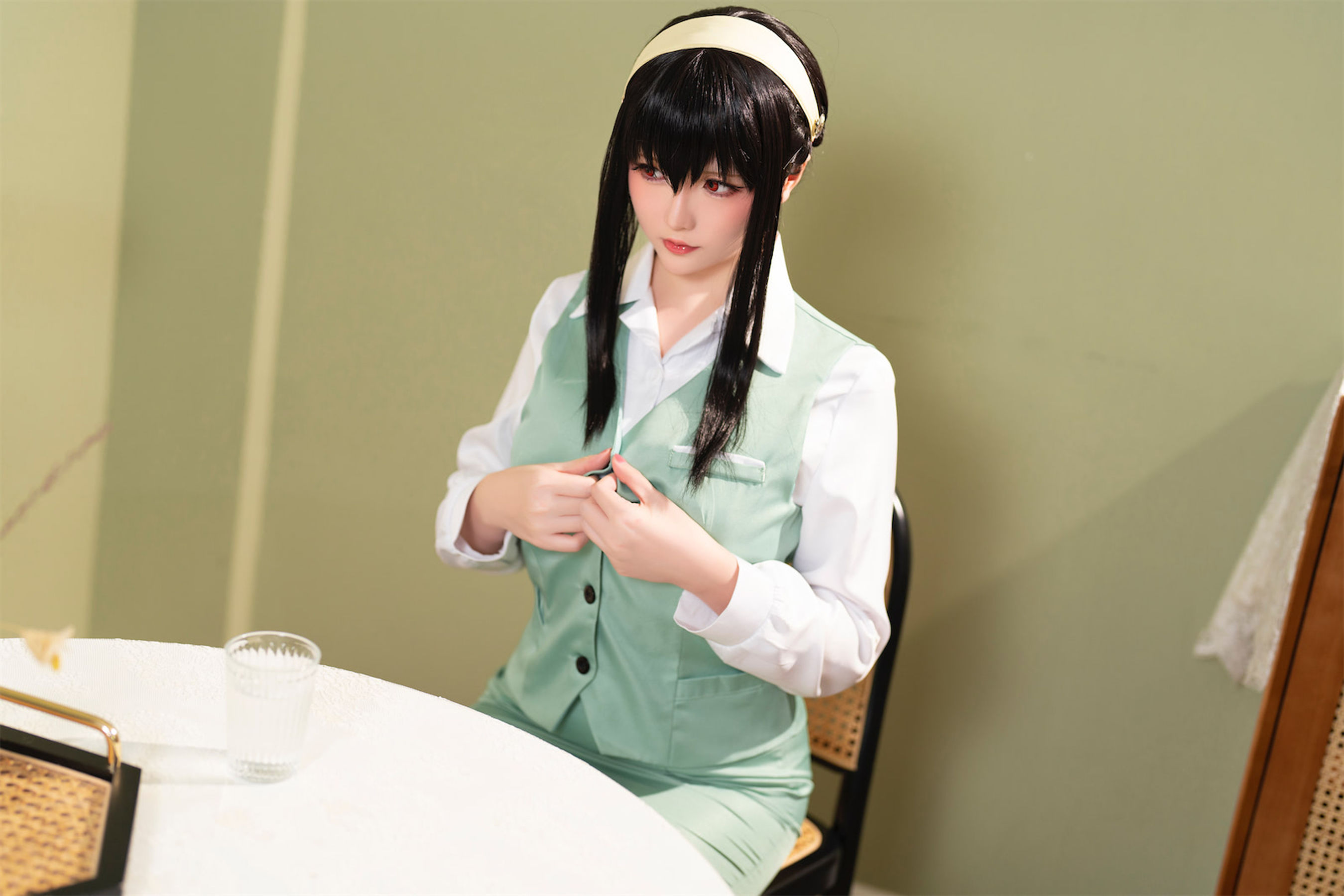 [福利COS] Coser小姐姐星之迟迟 - 圣诞节 约尔 OL制服 第16张图