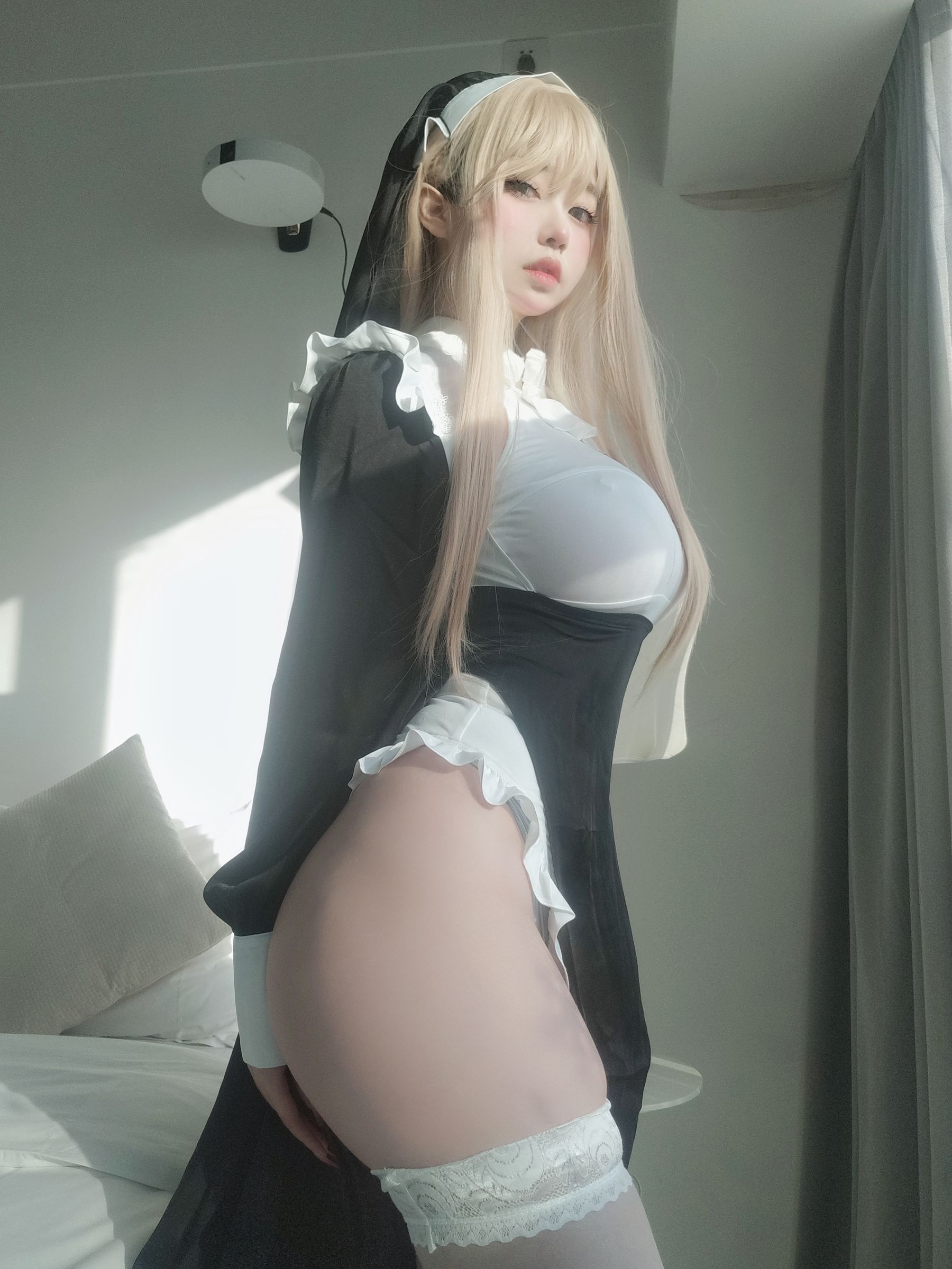 [福利COS] 女主K - 修女 第2张图