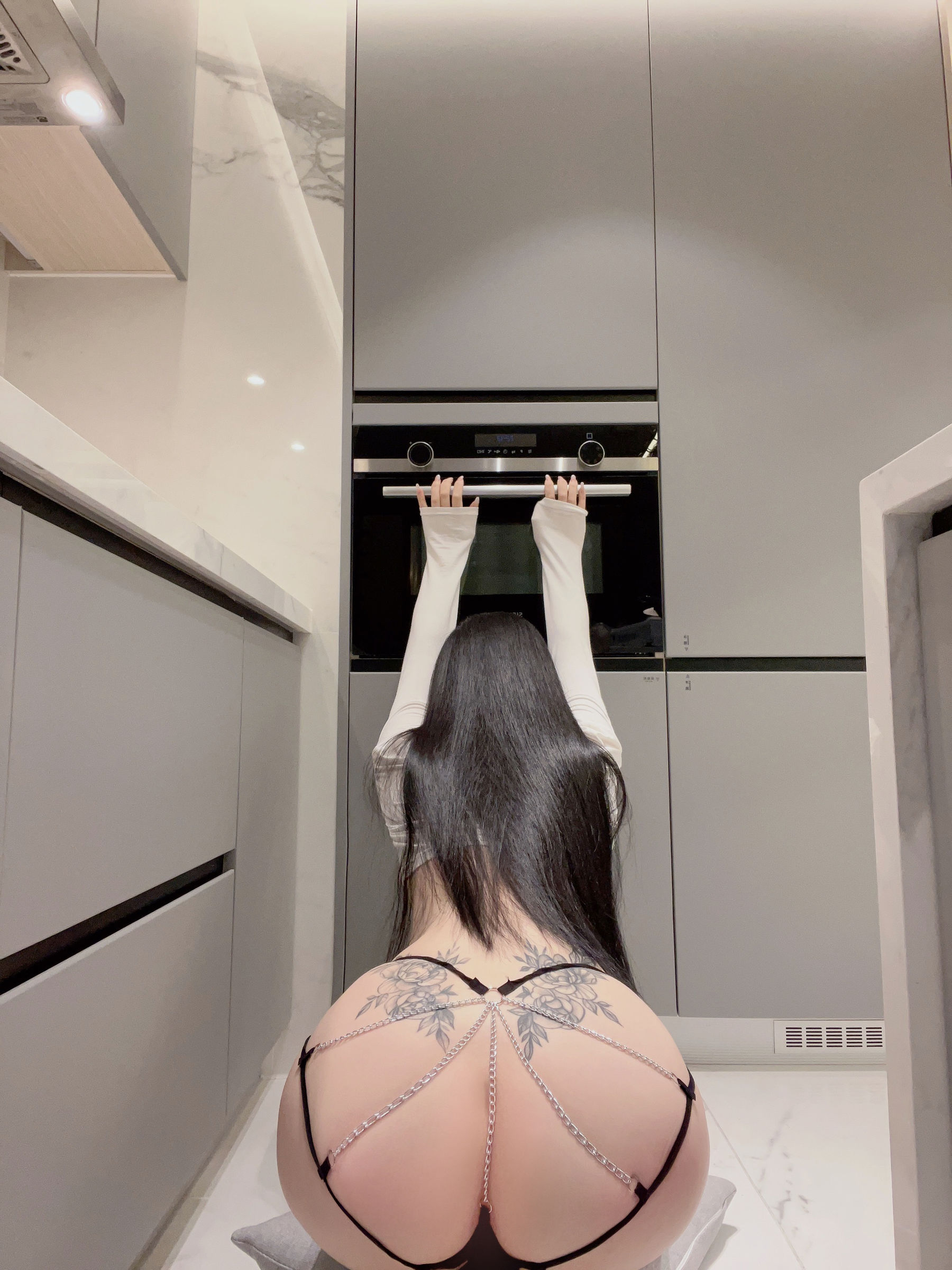 [福利COS] 美臀女神左公子666 - 史上最细内内 第14张图