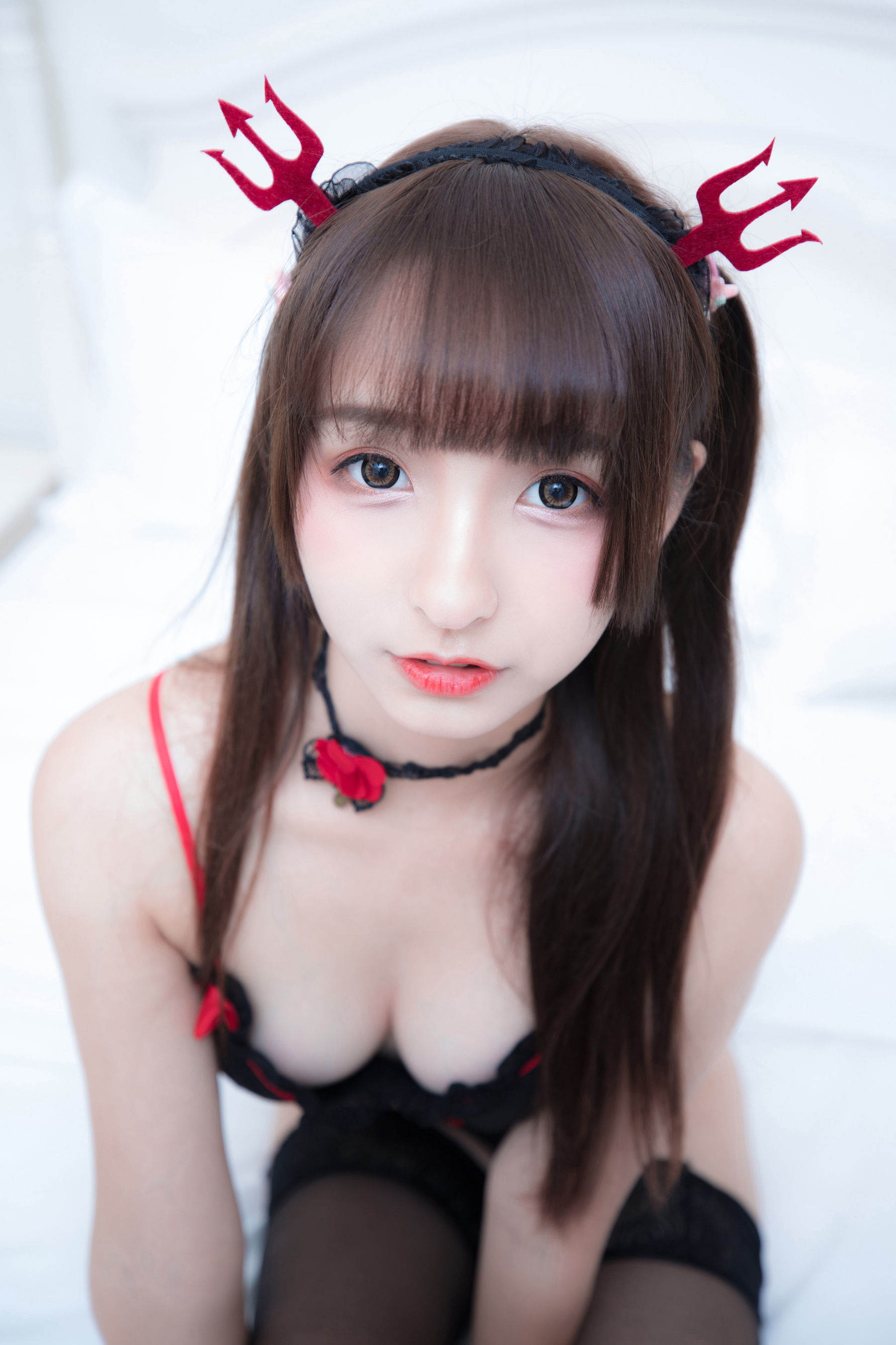 [福利COS] 萝莉神楽板真冬 之小恶魔 第5张图