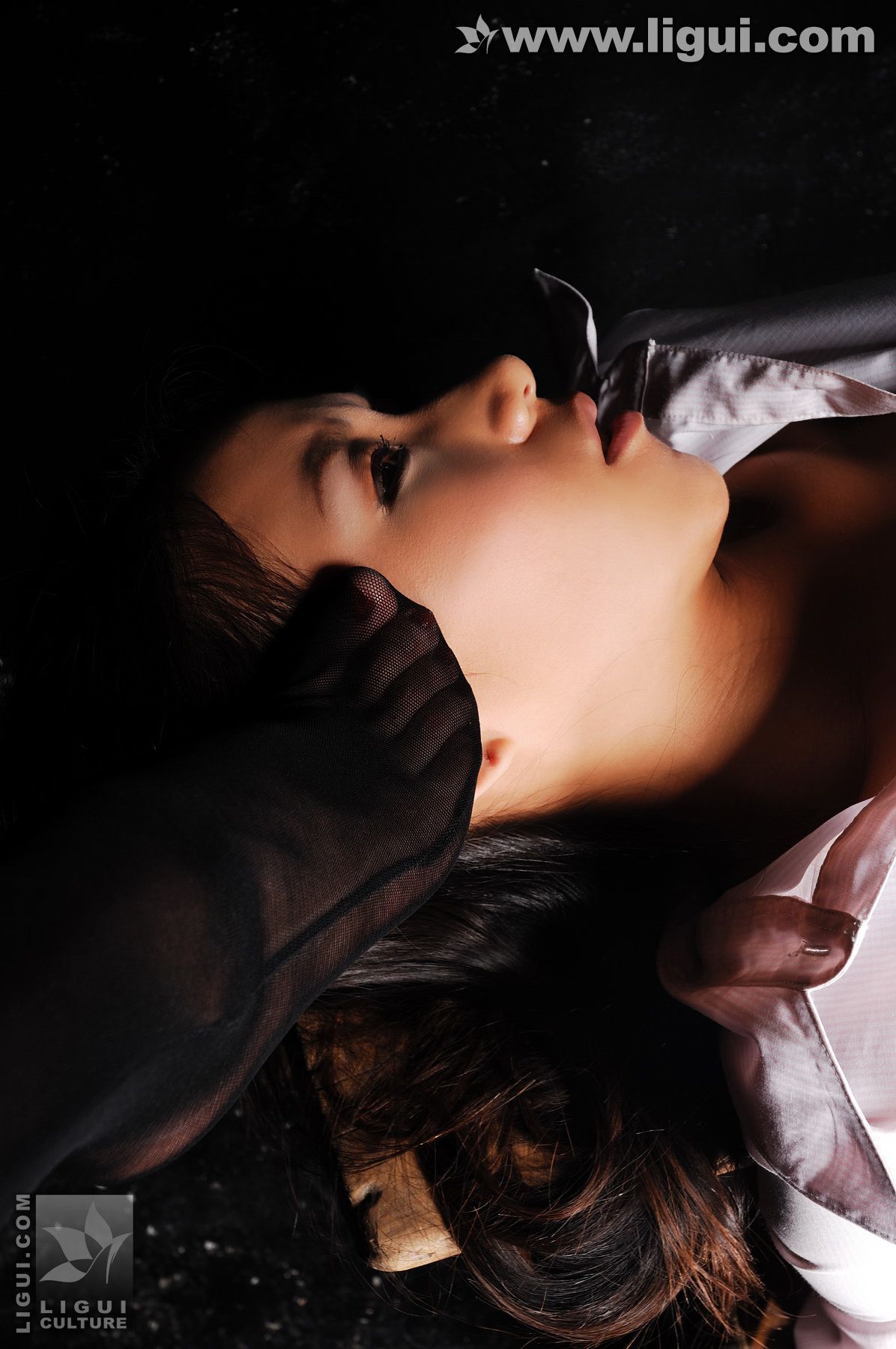 Model 伊园、默默《女人质遭遇撩裙重拷捆绑鞭笞》 [丽柜美束LiGui] 丝足写真图片 第30张图