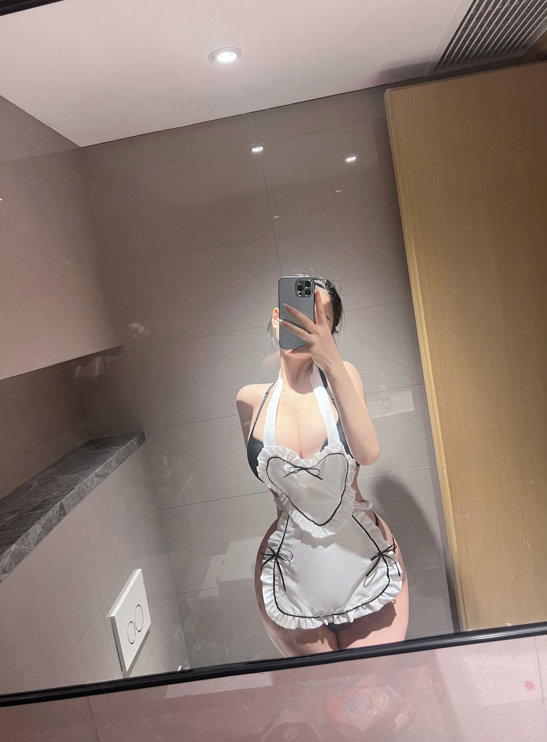 美臀女神左公子666 - 女仆 第9张图