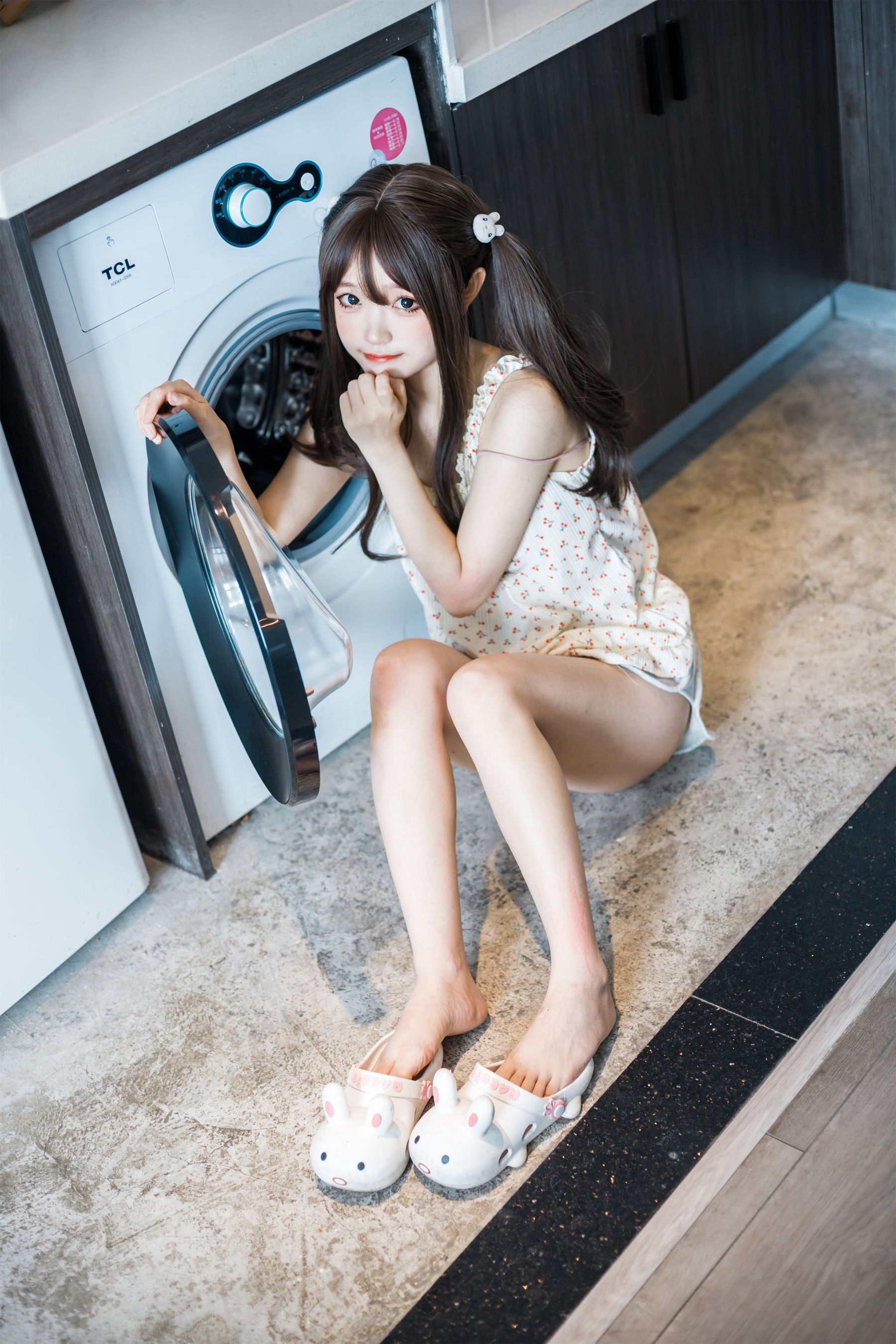神沢永莉 - 黄色吊带睡衣兔兔 第16张图